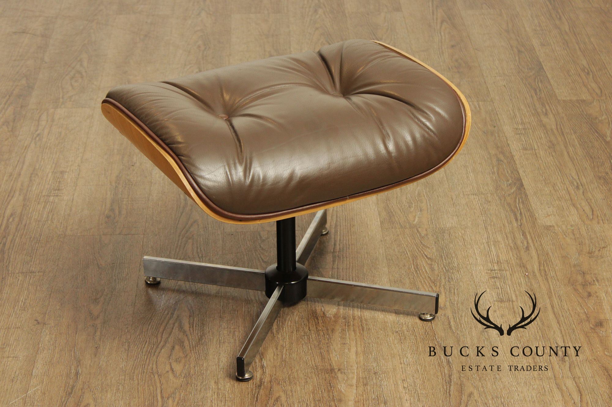 Eames Style Leather Swivel Chair with Ottoman