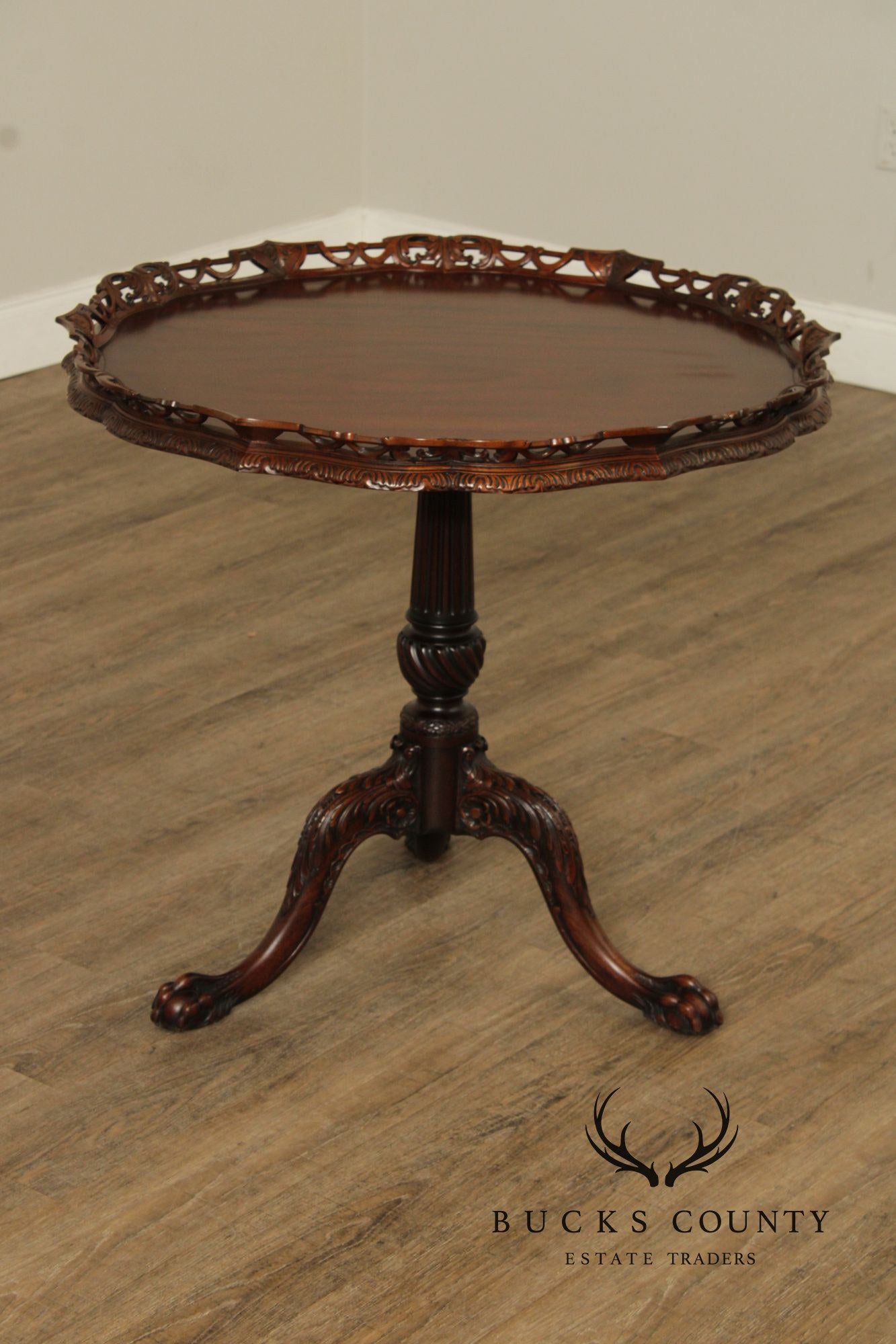 Schmieg and Kotzian Georgian Style Mahogany Pie Crust Table