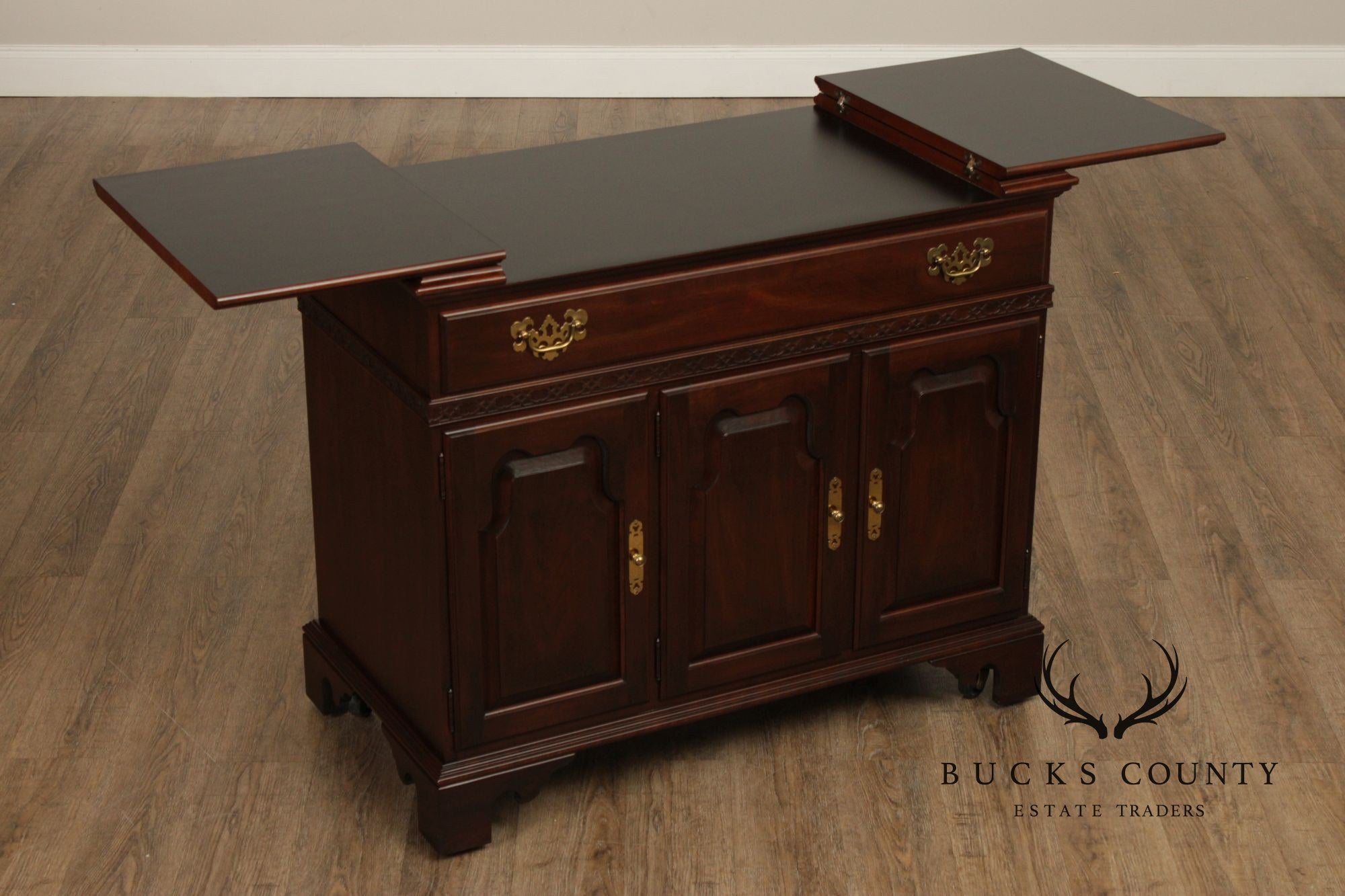 Ethan Allen Georgian Style Cherry Top Server