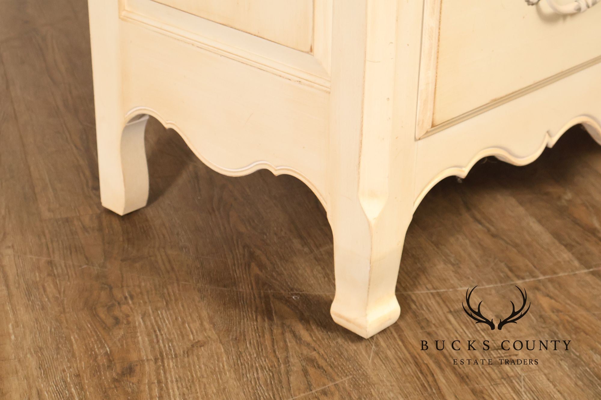 Ethan Allen 'Country French' Distress Painted Chest of Drawers
