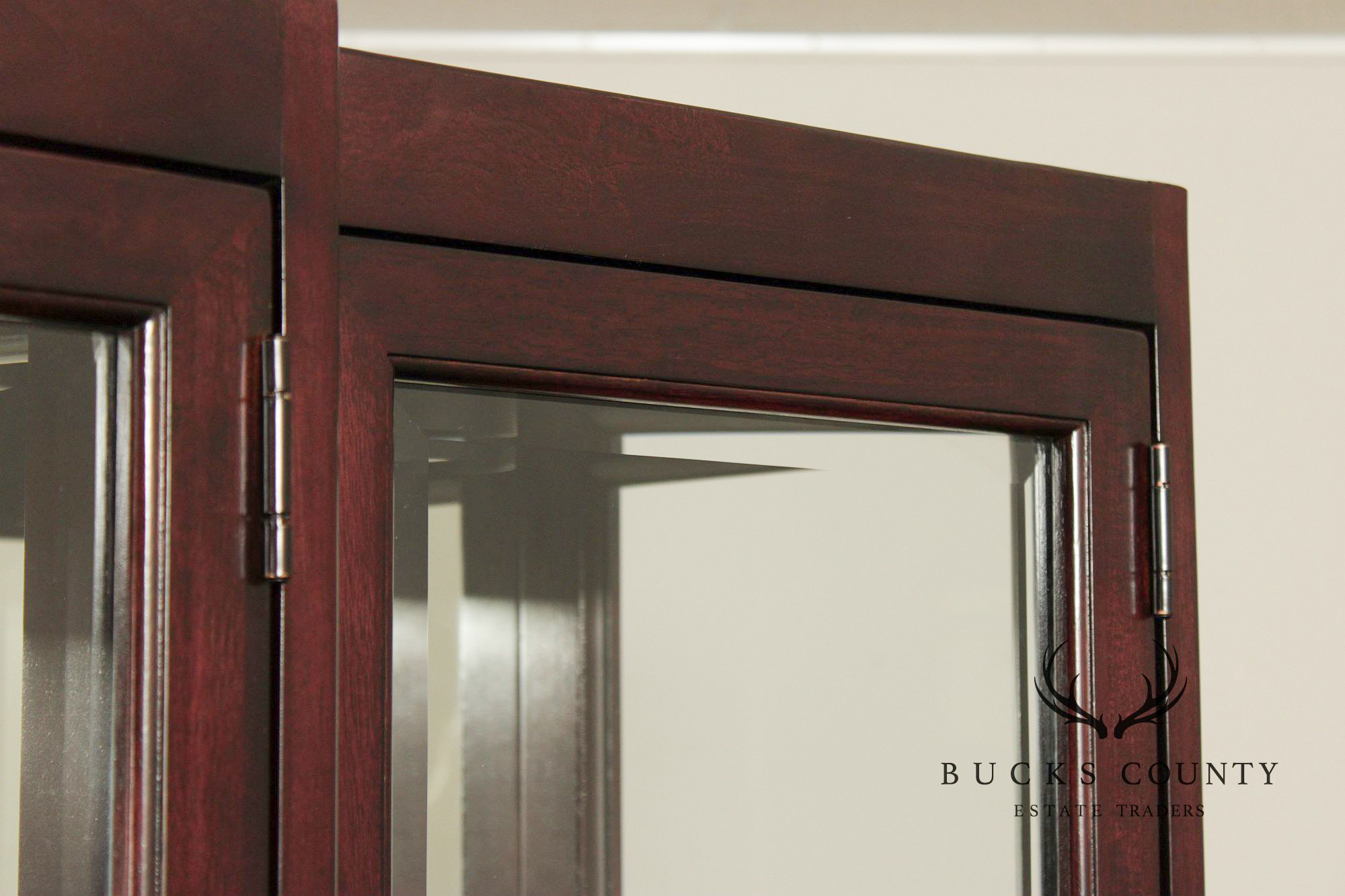 Thomasville Contemporary Style Glass Display China Cabinet