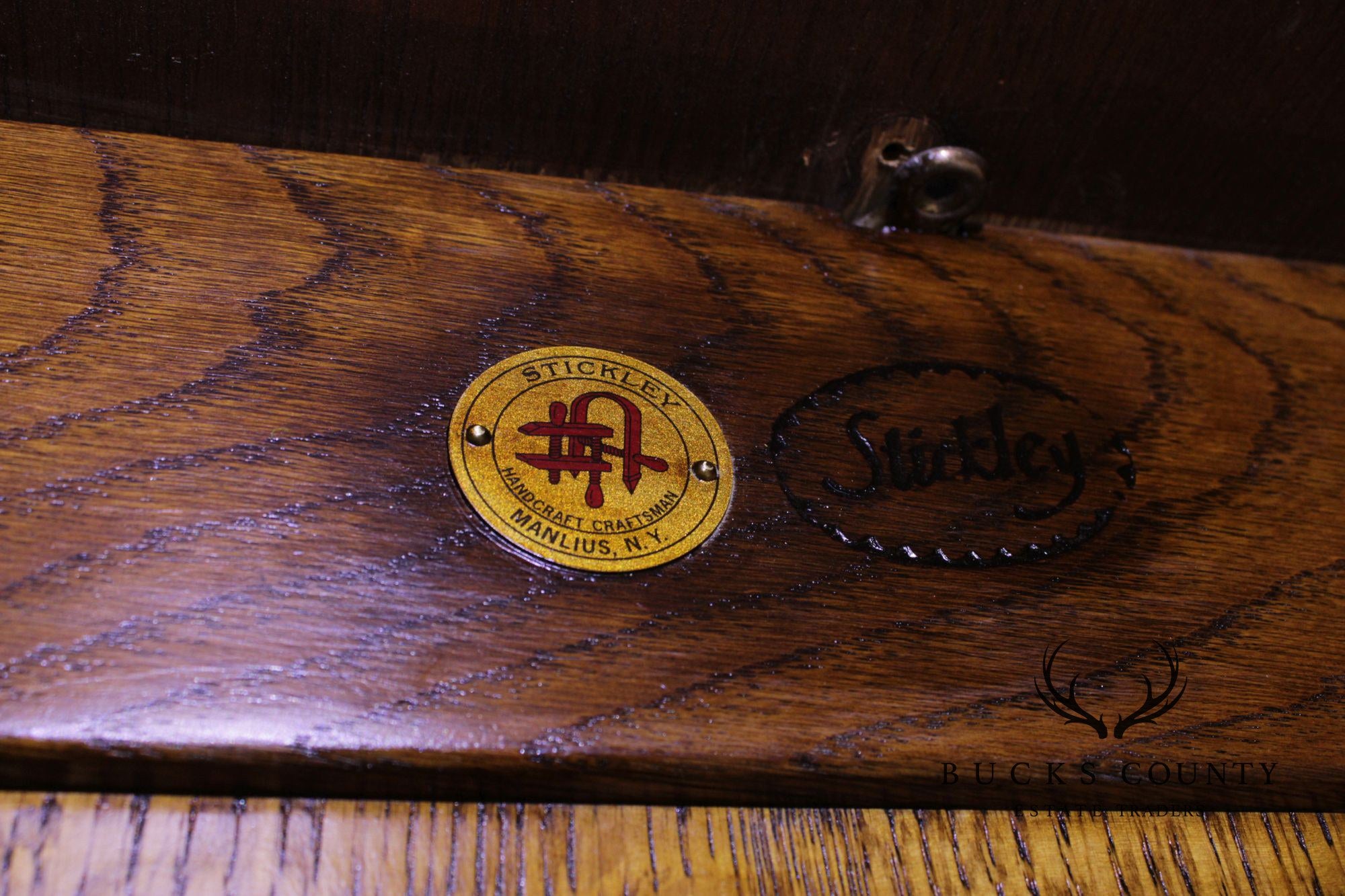 Stickley Mission Collection Expandable Oak Keyhole Dining Table