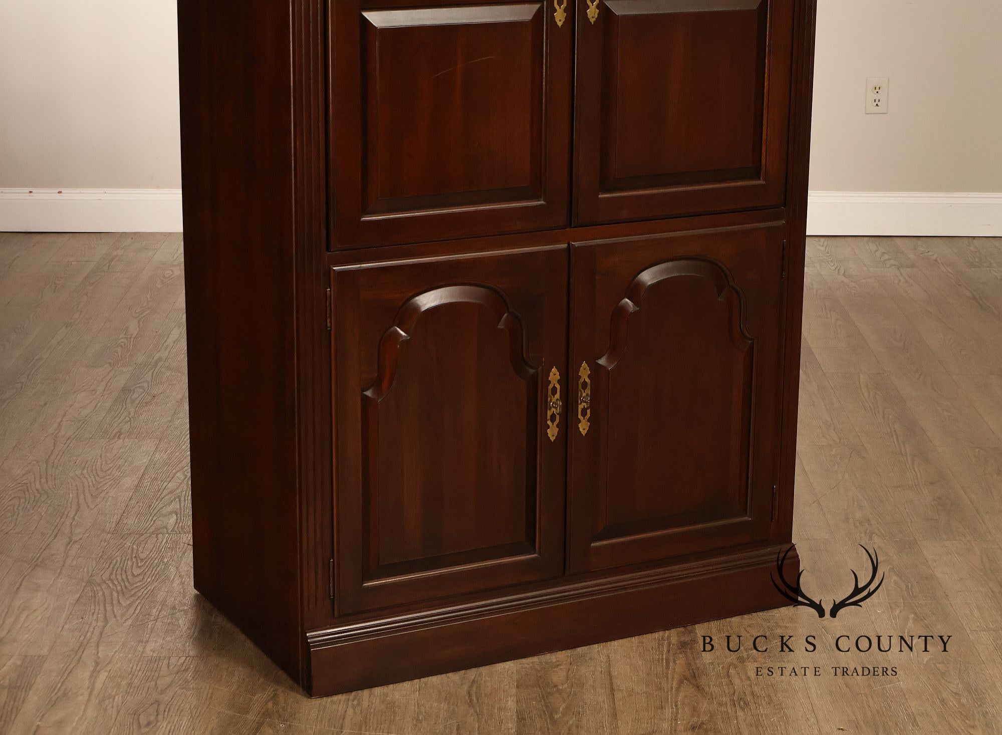 Ethan Allen Georgian Court Collection Traditional Entertainment Armoire Cabinet