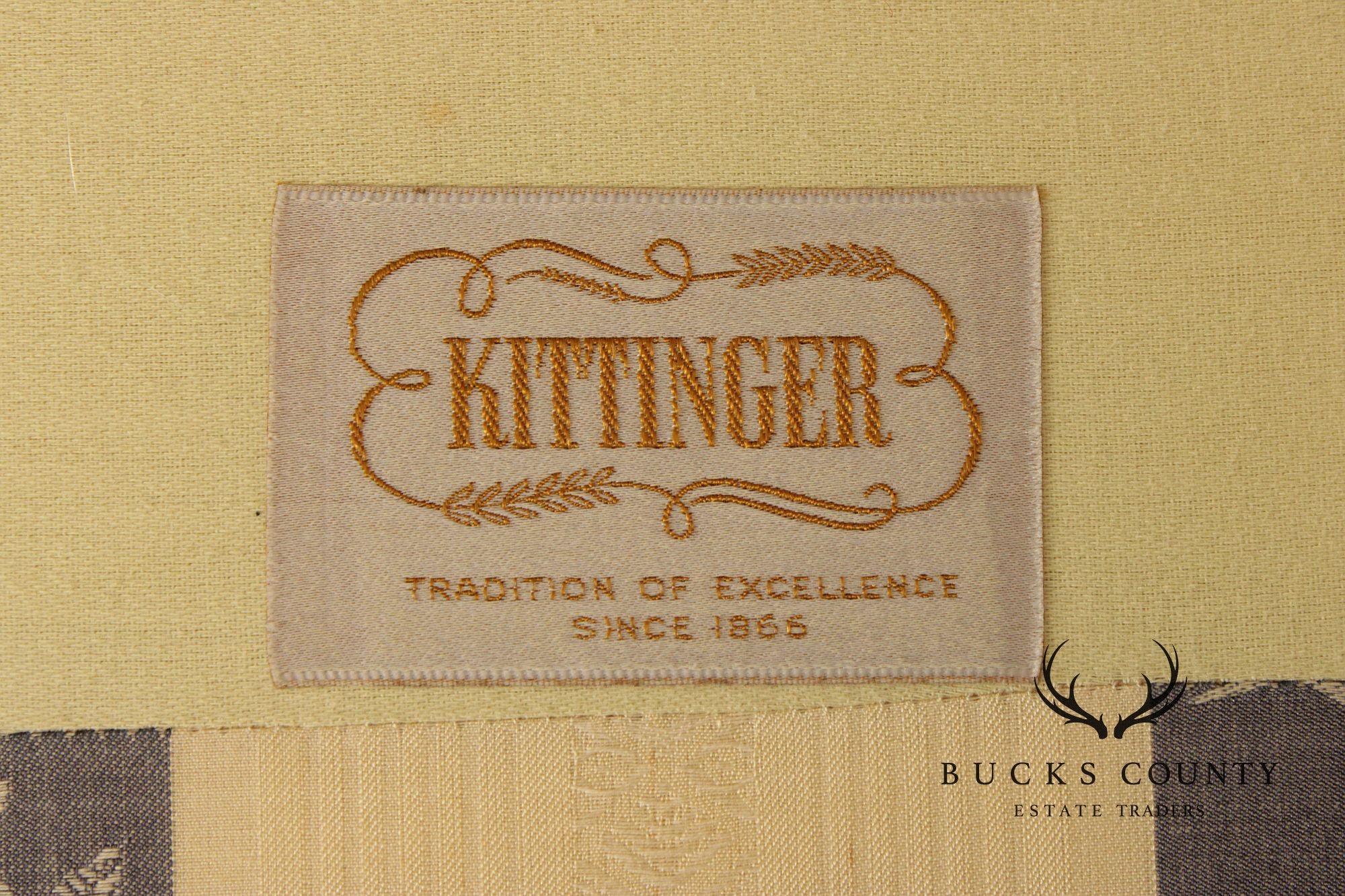 Kittinger Williamsburg Chippendale Style Mahogany Camelback Sofa