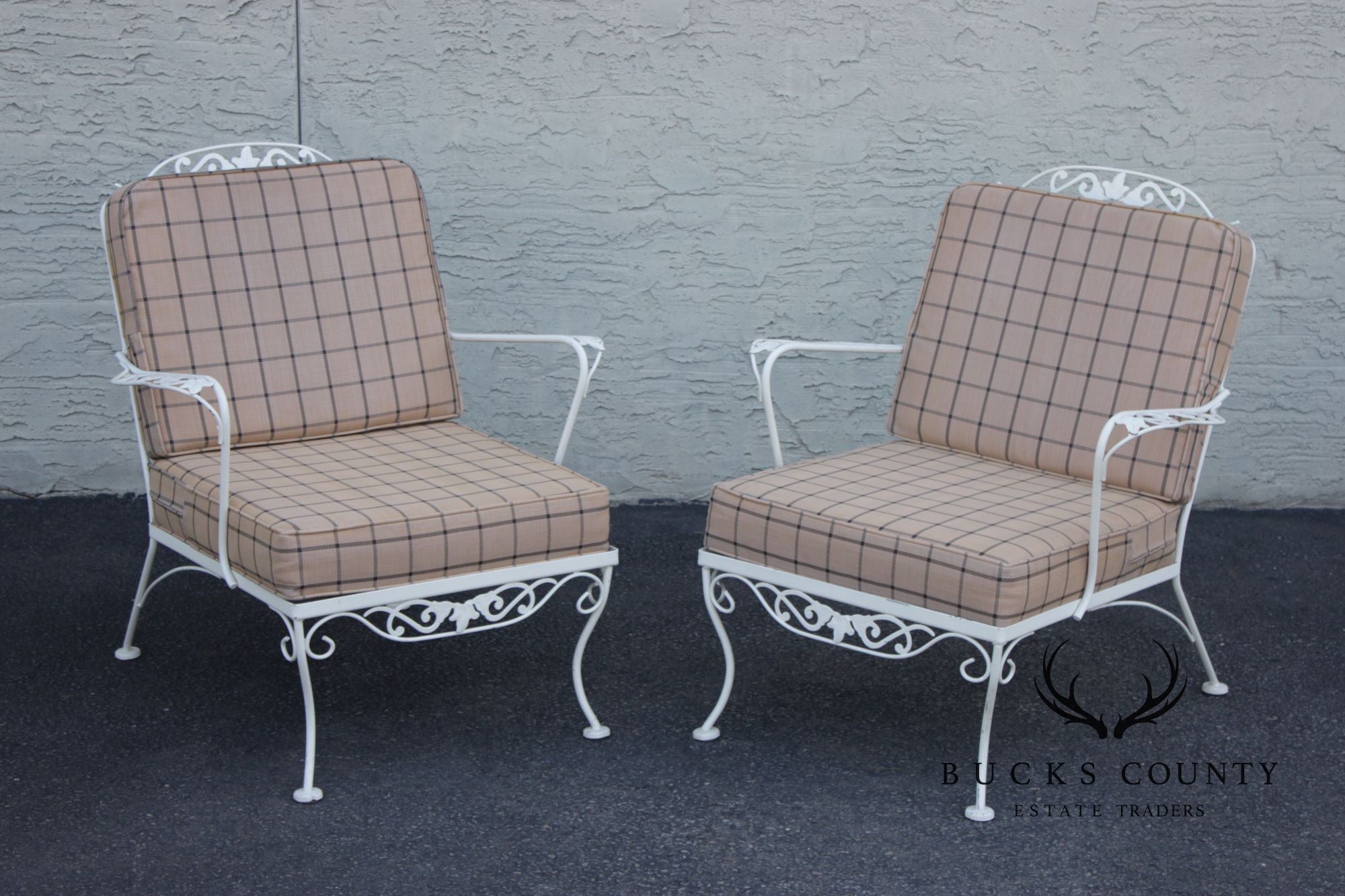 Vintage Pair of Wrought Iron Outdoor Patio Lounge Chairs