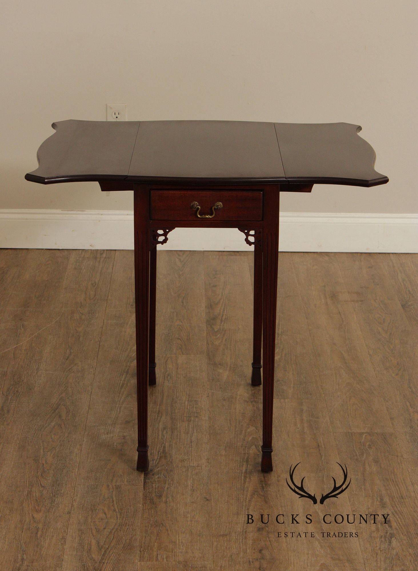 Ellwood Souder & Sons Collector's Group 1930's Mahogany Pembroke Table