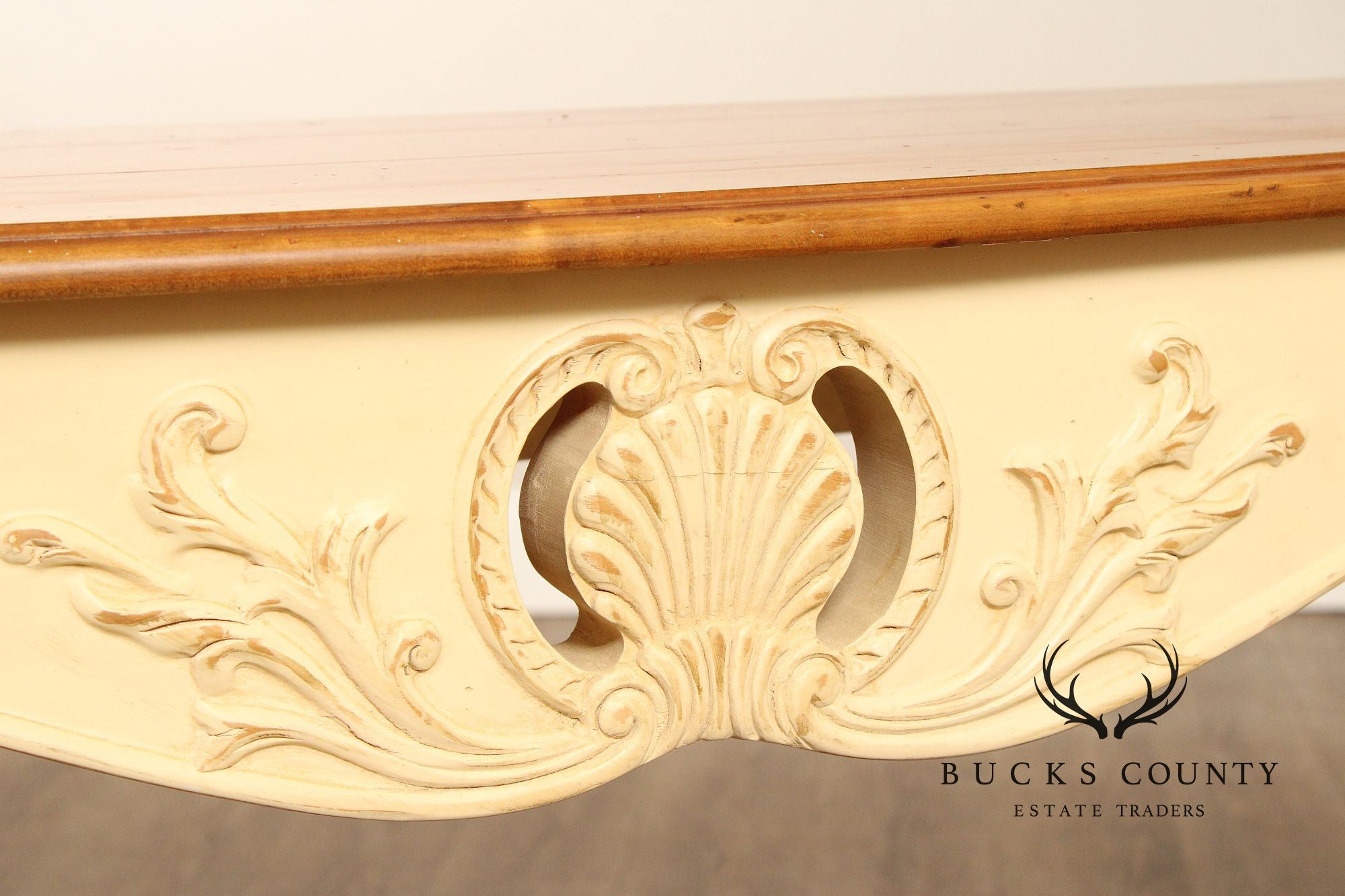 Ethan Allen French Country Style Carved Sofa Table Console