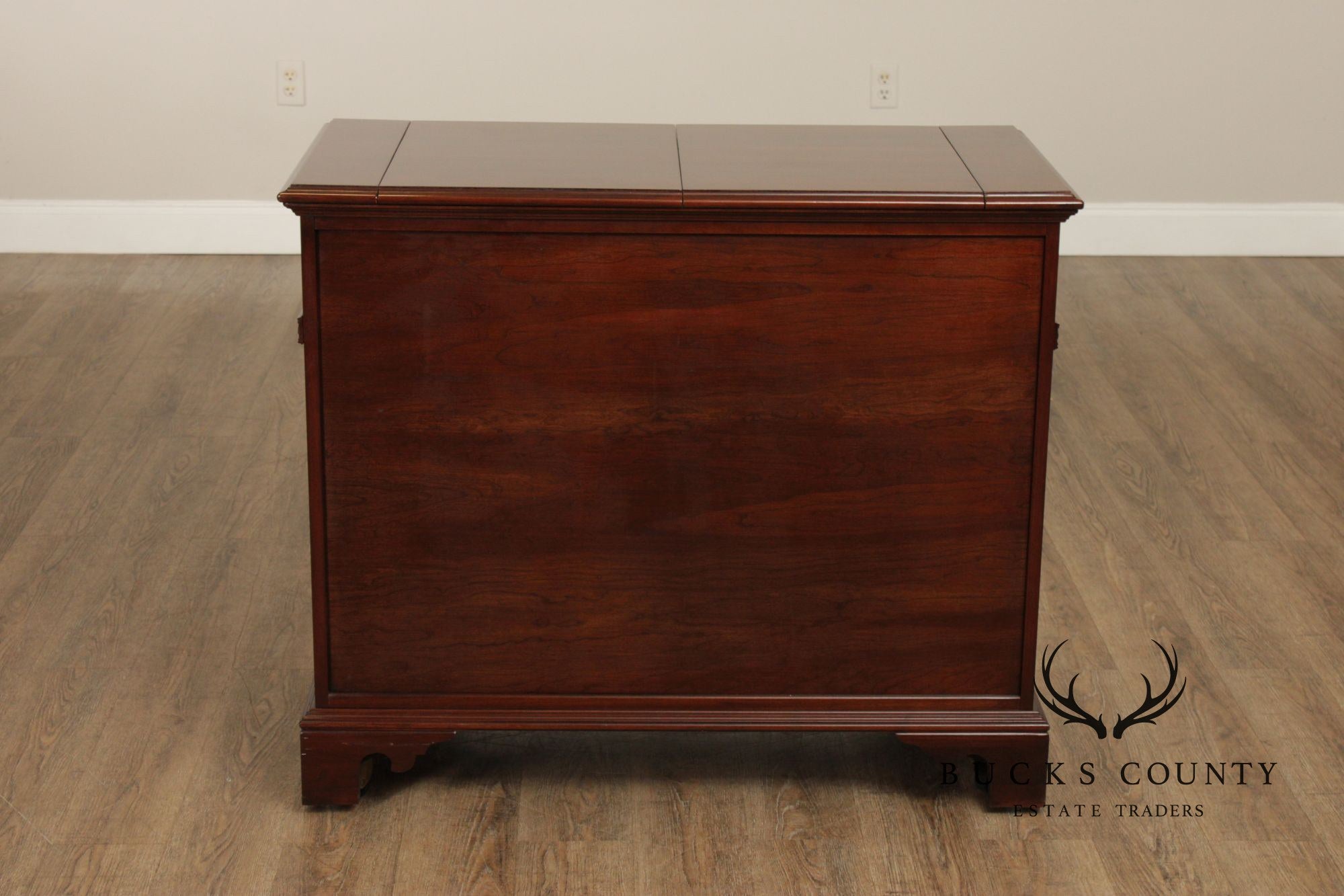 Ethan Allen Georgian Style Cherry Top Server