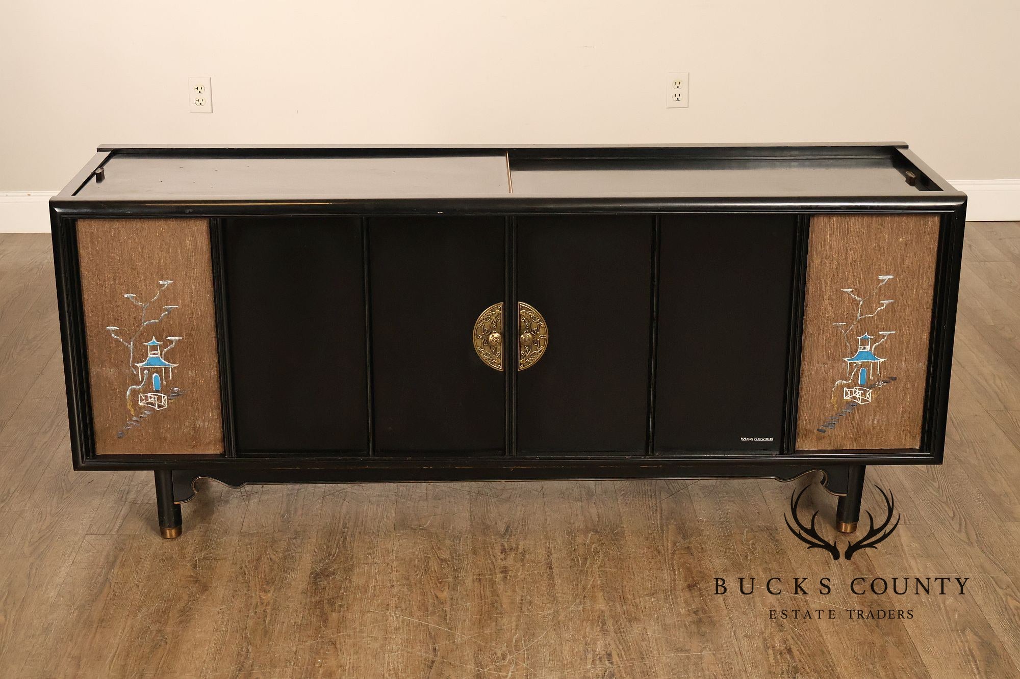 Magnavox Ebony Asian Influence Stereo Turntable Radio Console Table