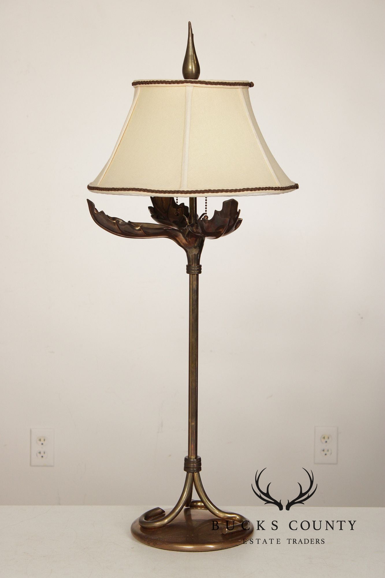Vintage Chapman Brass Acanthus Leaf Table Lamp