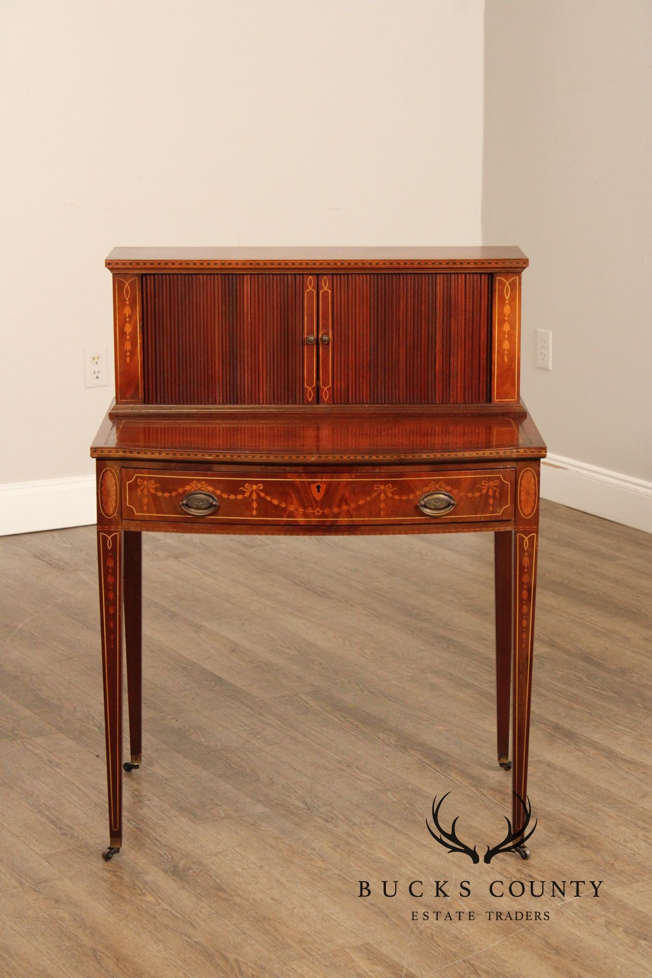 Hepplewhite Style 1940,s Mahogany Inlaid Writing Desk
