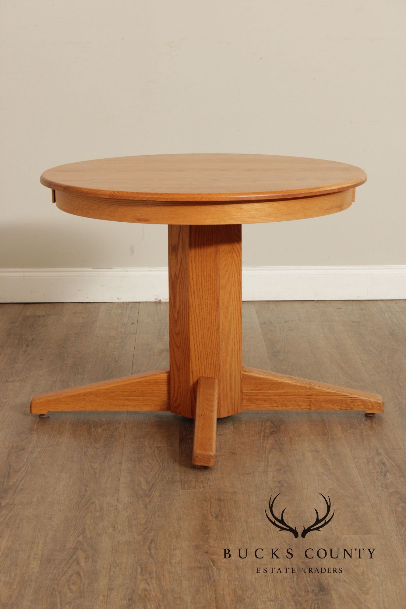 Solid Oak Round Expandable Pedestal Dining Table