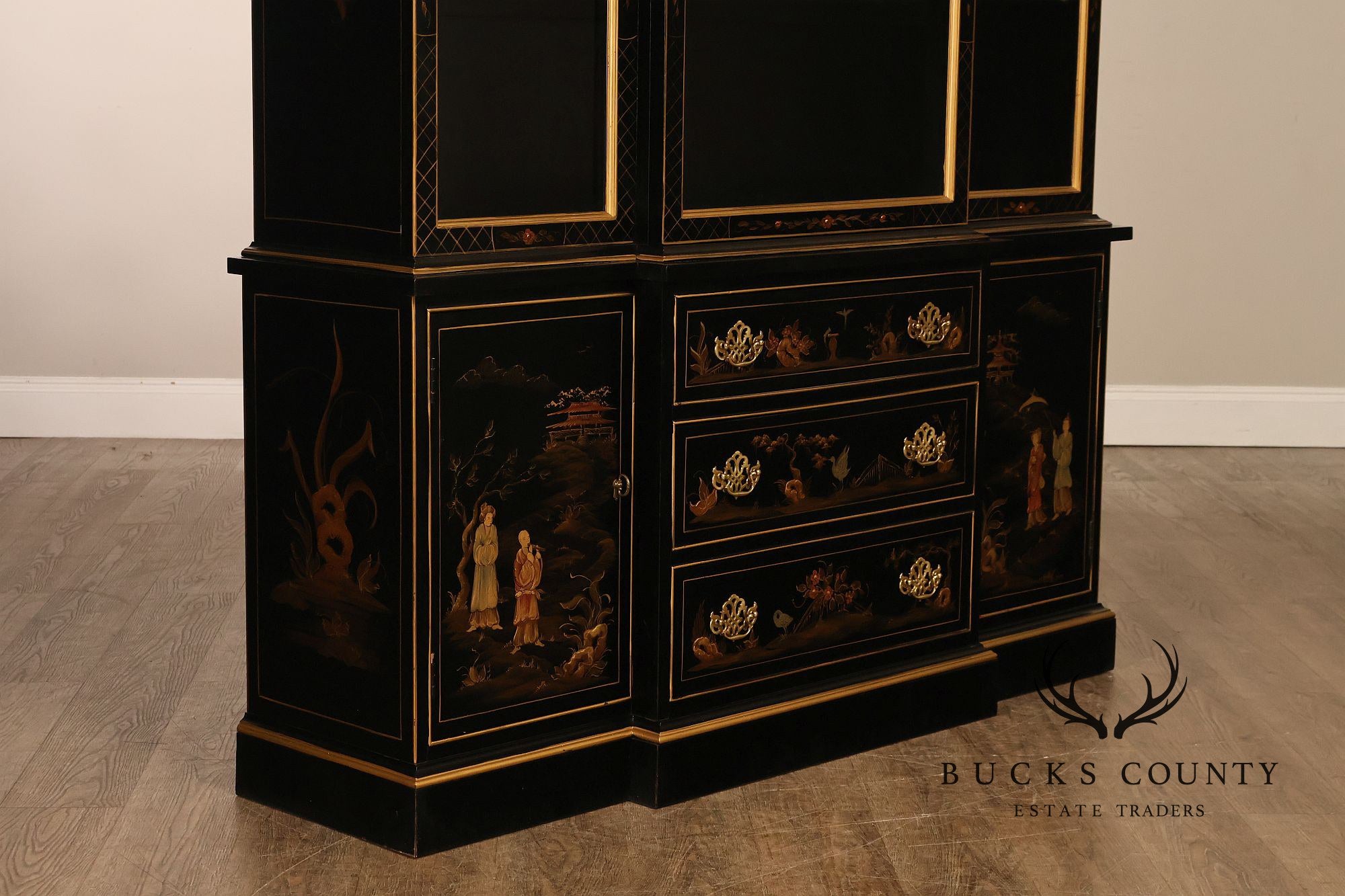Hickory American Masterpiece Collection Vintage Chinoiserie China Cabinet