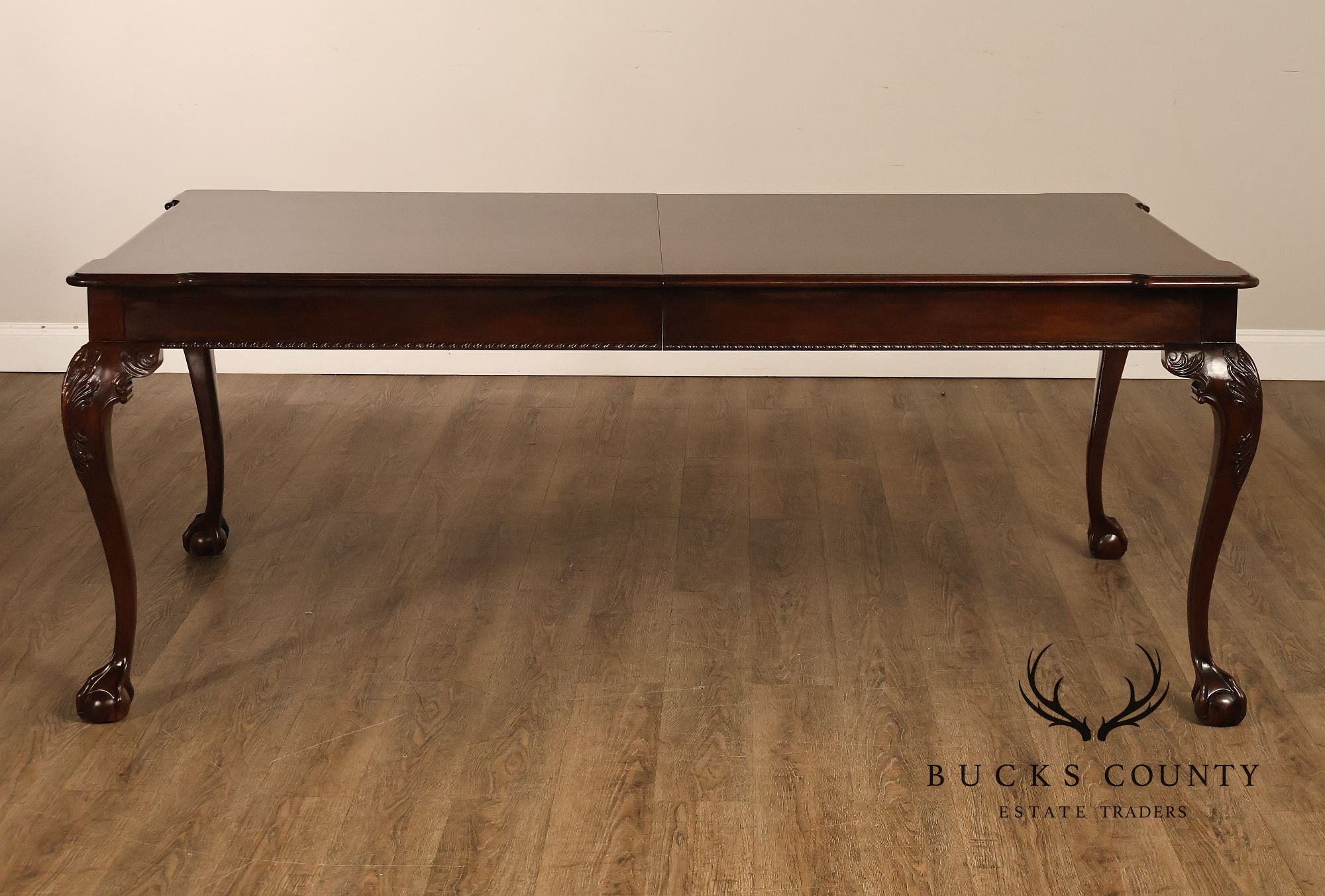 Henredon Rittenhouse Square Collection Chippendale Style Mahogany Expandable Dining Table