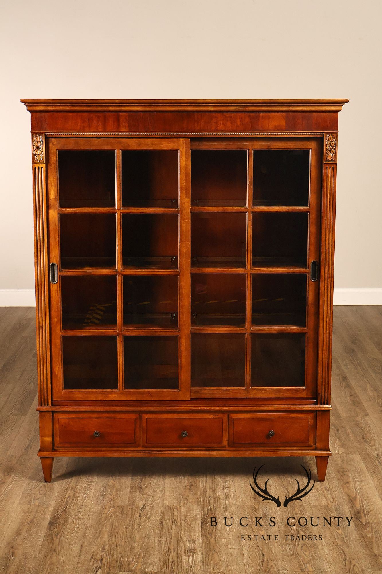 Ethan Allen 'Townhouse' Sliding Door Bookcase