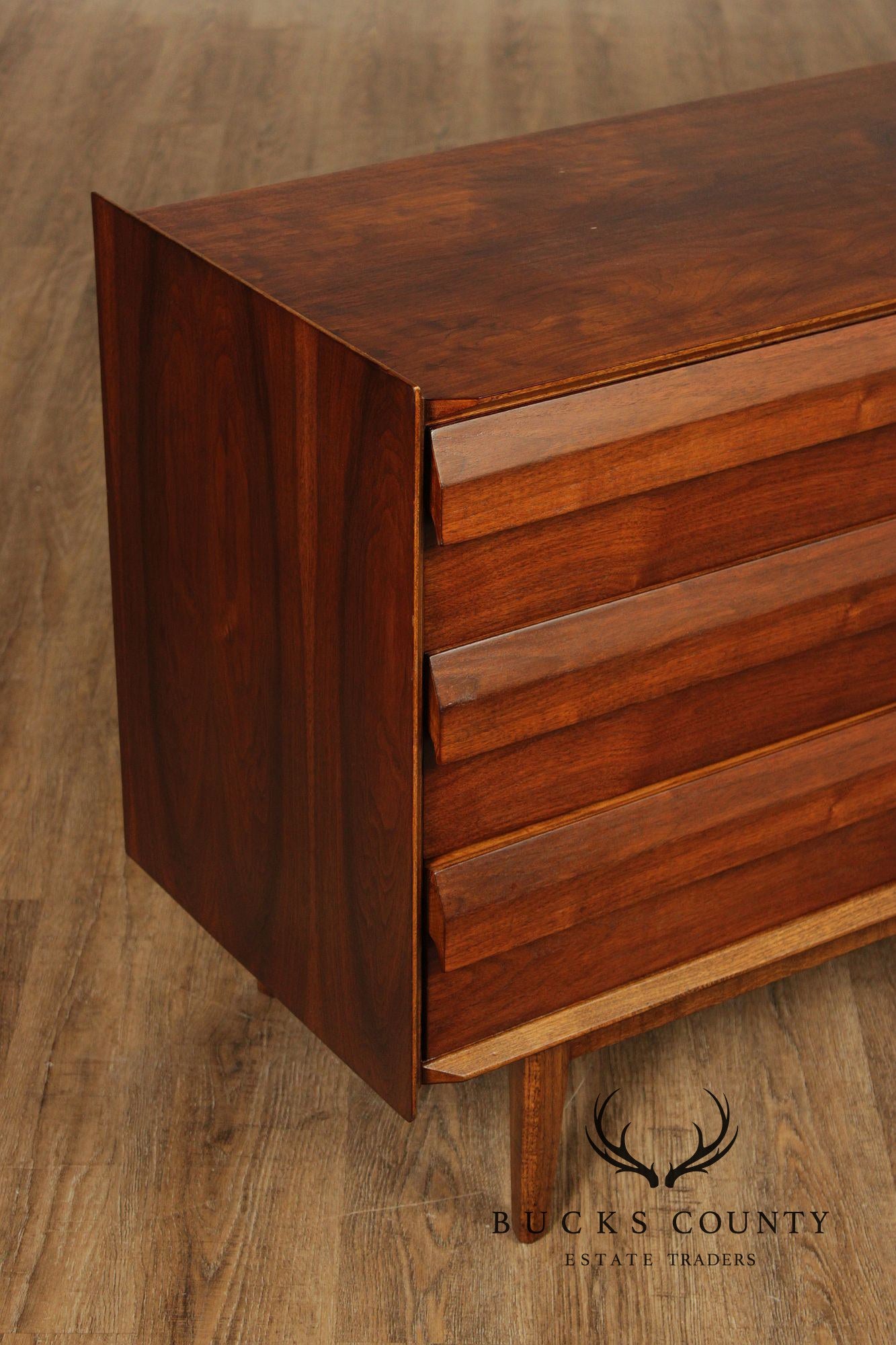 Lane 'First Edition' Mid Century Modern Walnut Dresser