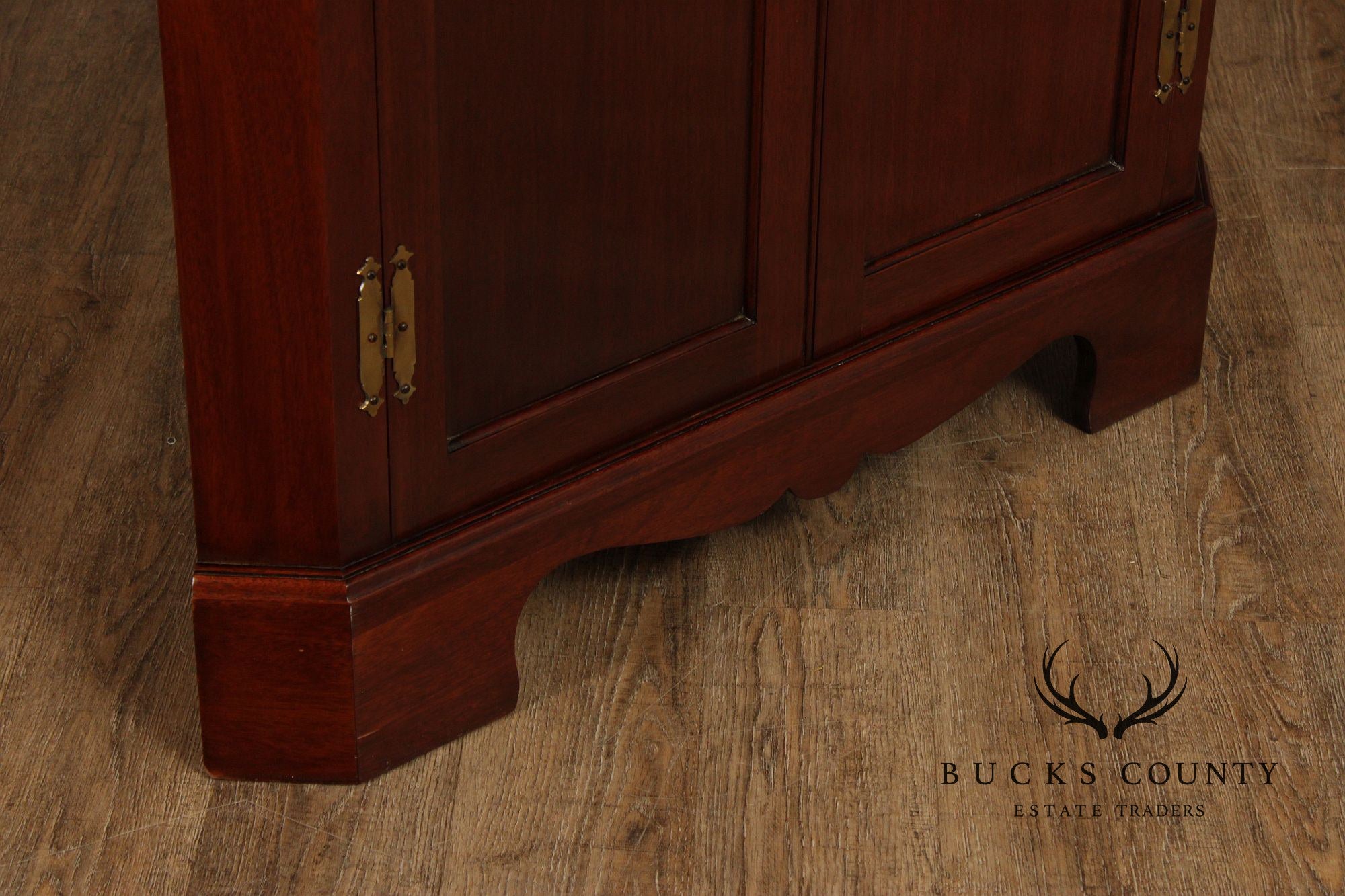 Craftique Chippendale Style Mahogany Corner Cabinet