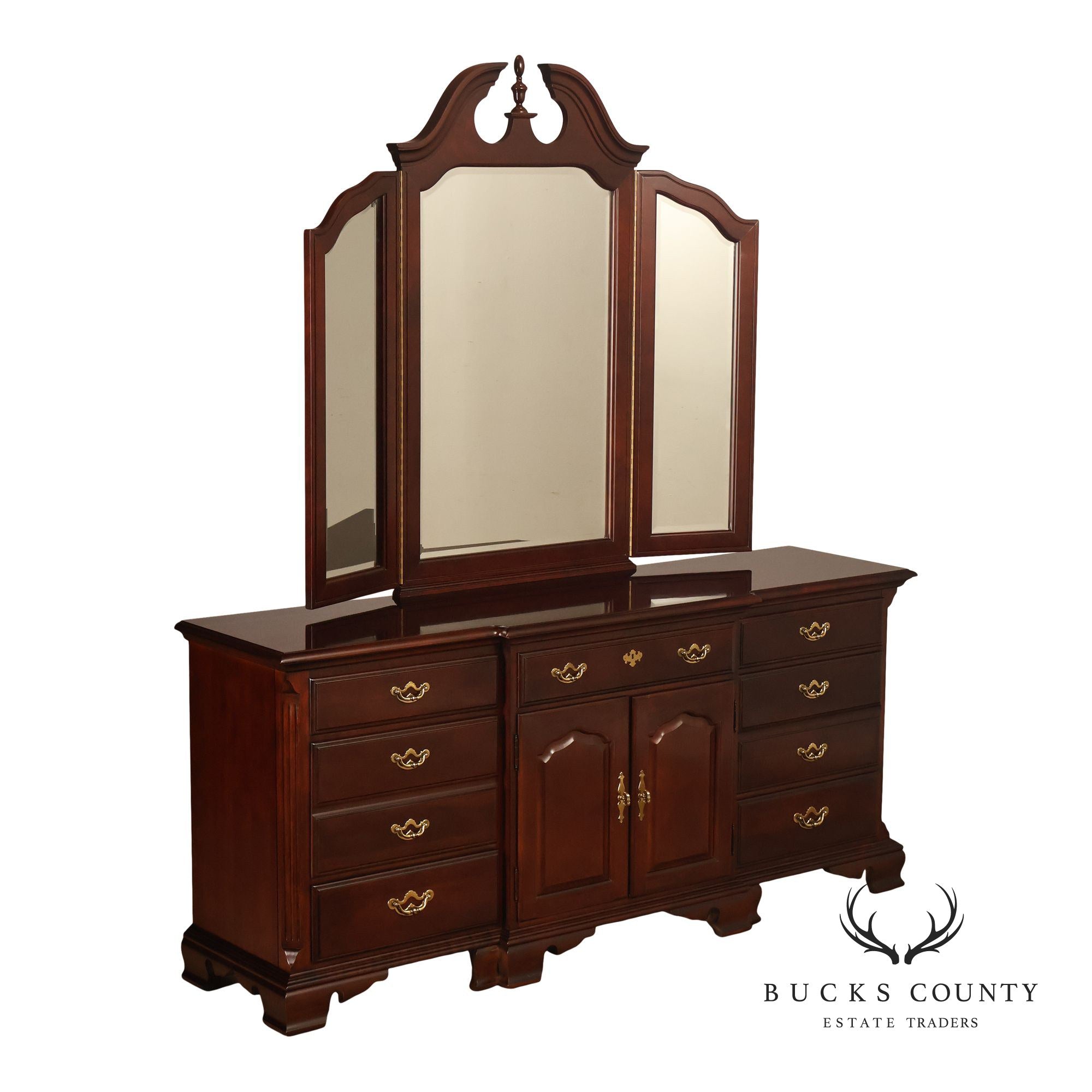 Thomasville 'Collectors Cherry' Triple Dresser with Tri-Fold Mirror