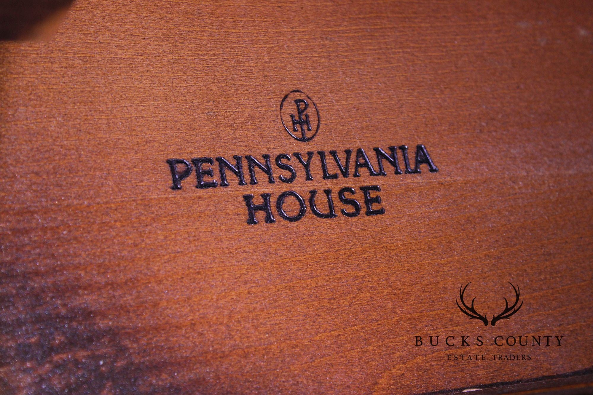 Pennsylvania House Queen Anne Style Cherry Drop Leaf Dining Table