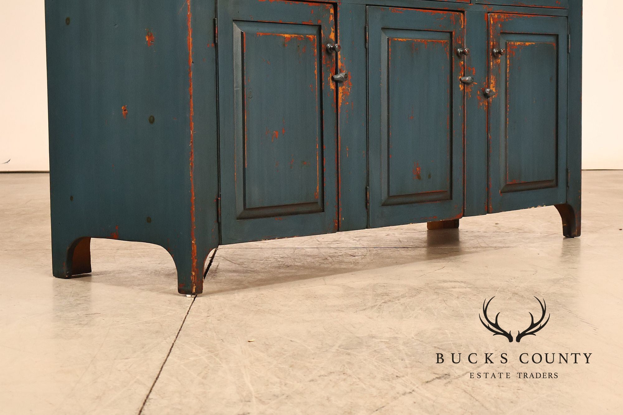 Vintage Farmhouse Style Distress Painted Pine Sideboard with Hutch Top