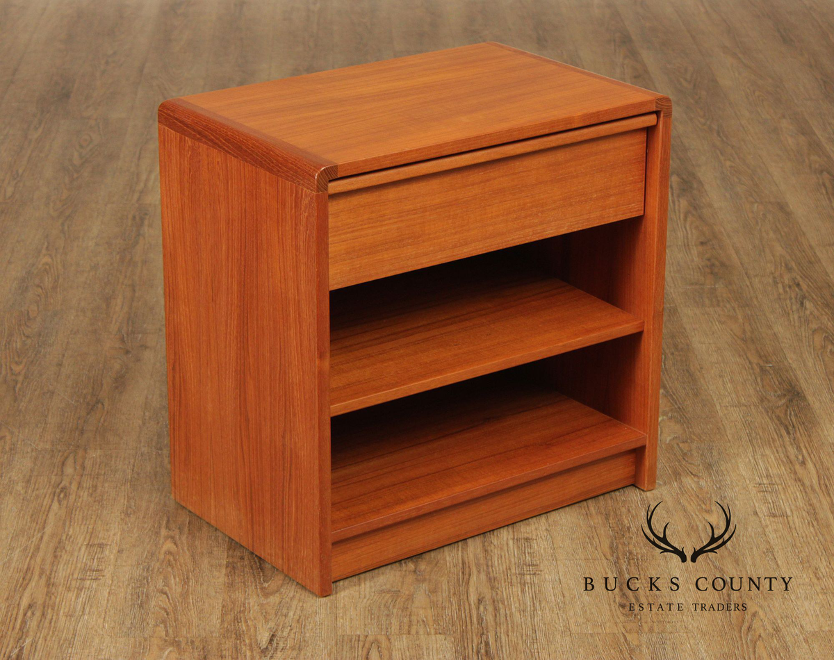 Schreibers Mobelfabrik Danish Modern Teak Nightstand