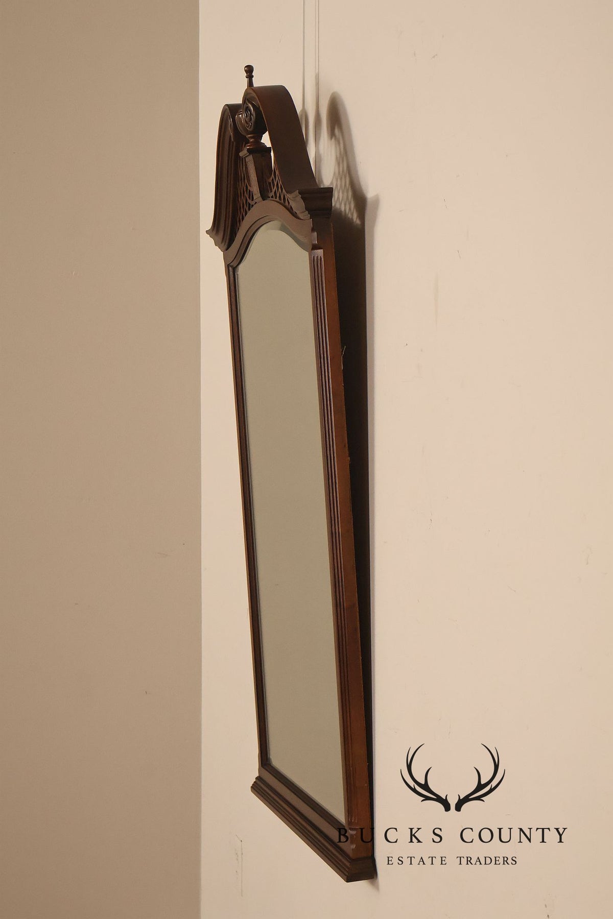 Drexel Heritage 'Heirloom' Georgian Style Mahogany Mirror