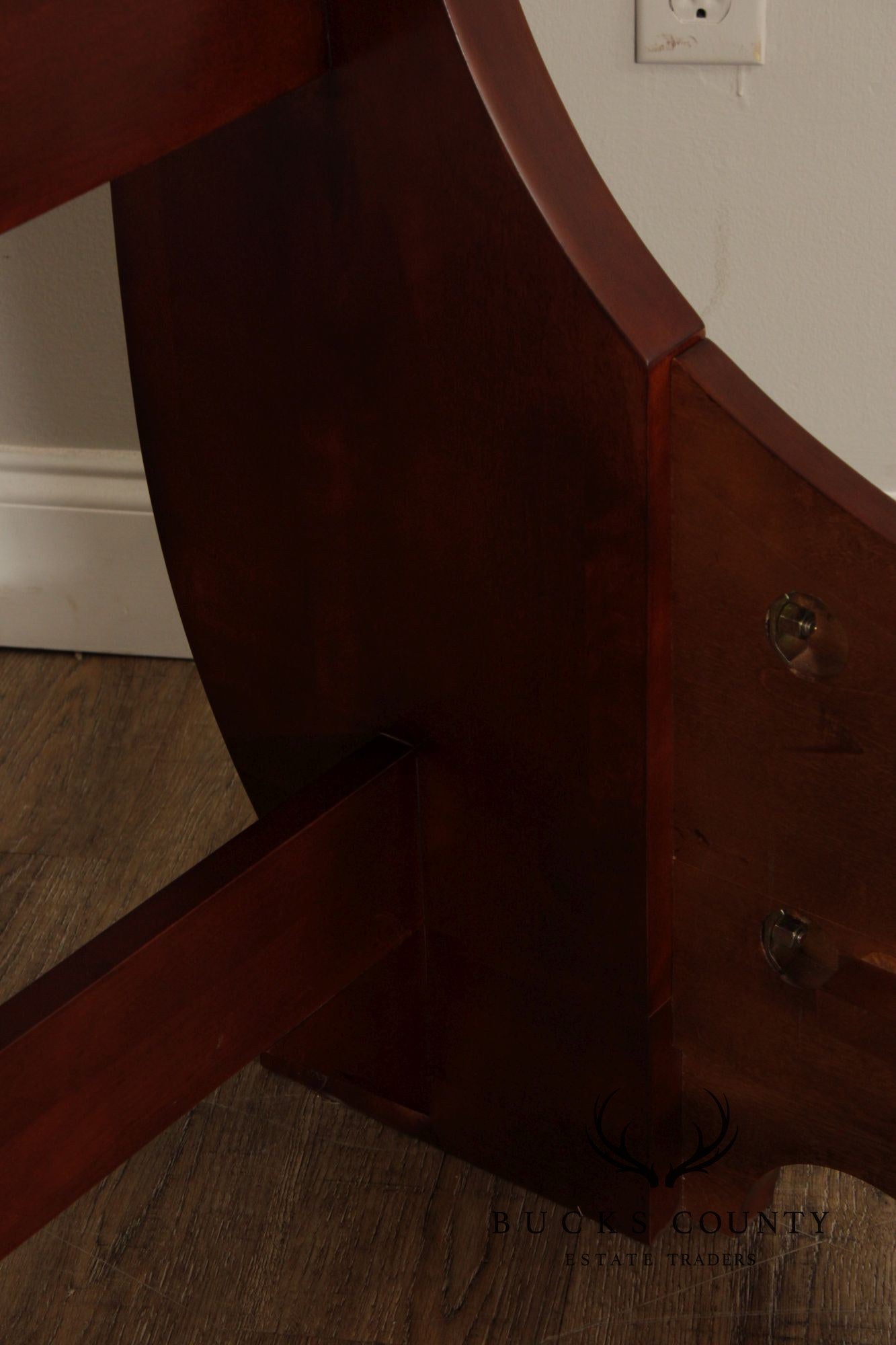 Traditional Cherry Queen Size Sleigh Bed