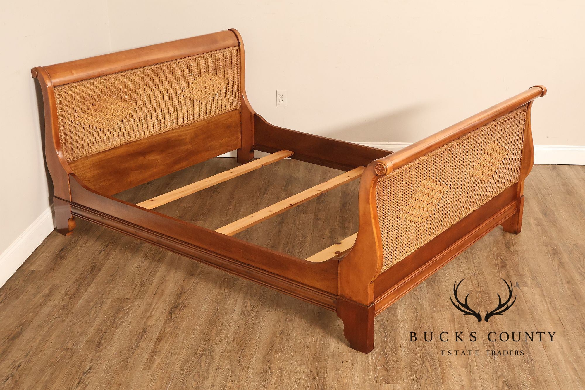 Lexington Cherry And Wicker Queen Sleigh Bed