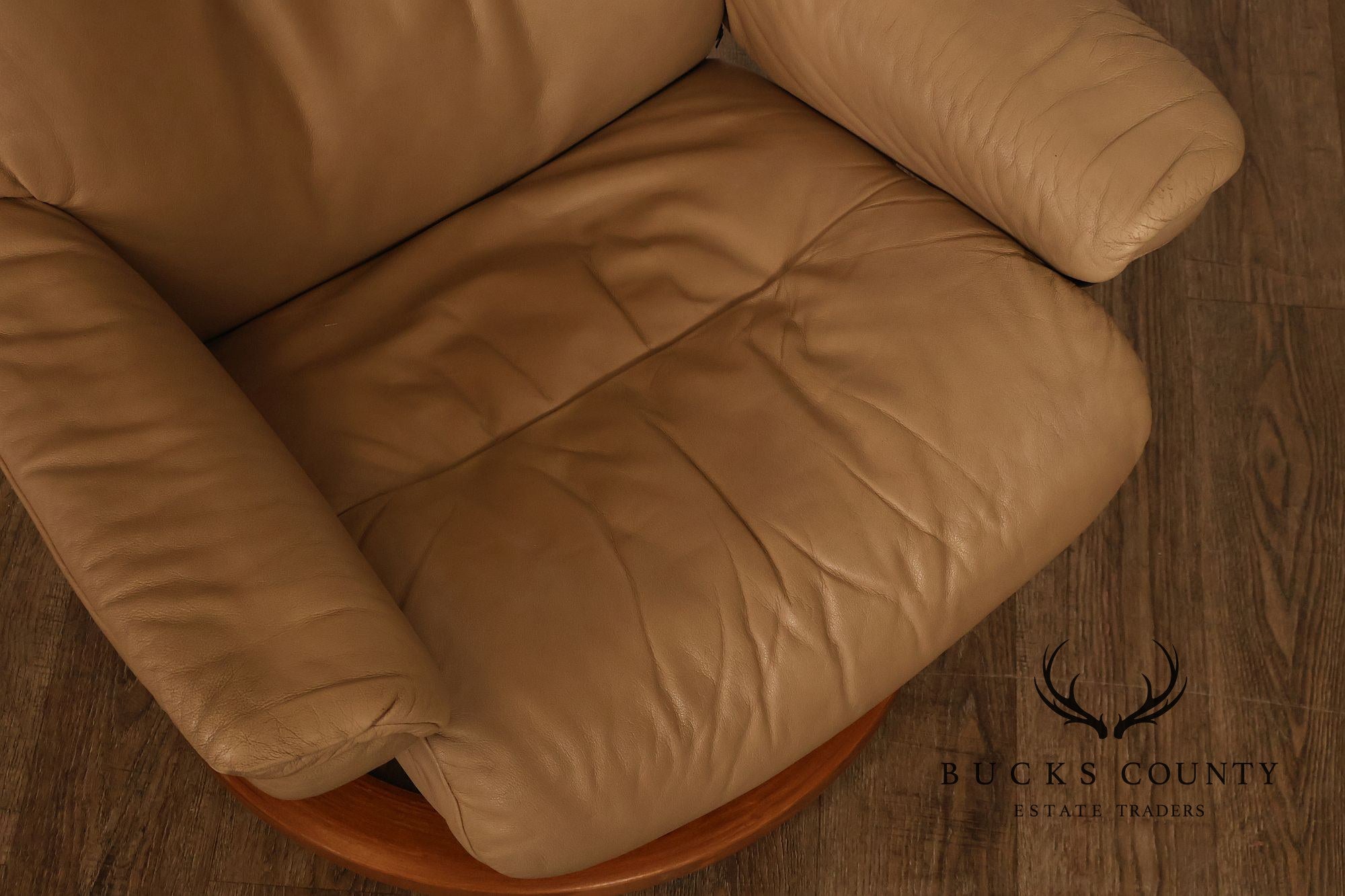 Ekornes Stressless Modern Leather Recliner And Ottoman