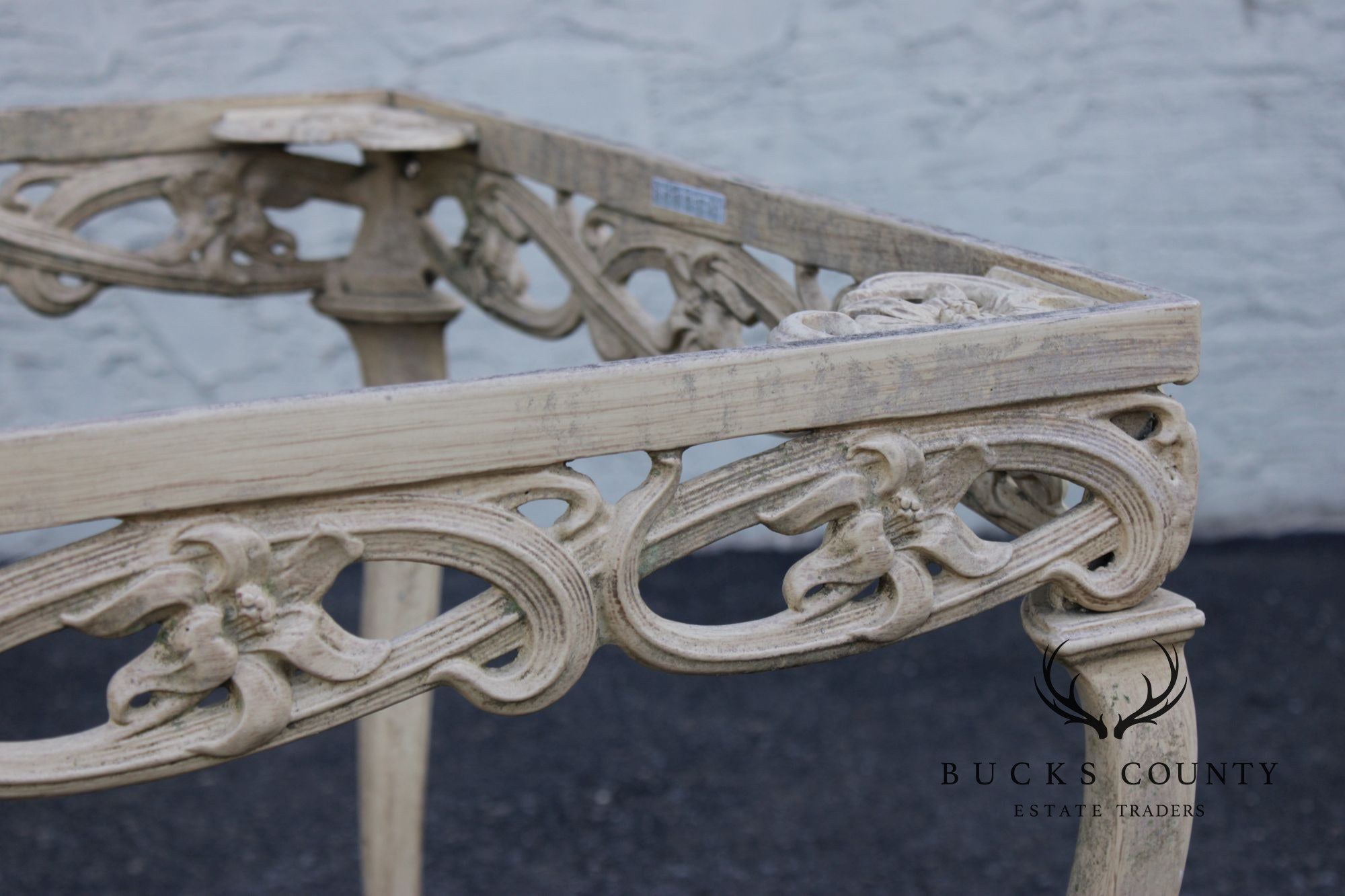Brown Jordan Pair of Cast Aluminum 'Day Lily' Outdoor Patio Side Tables