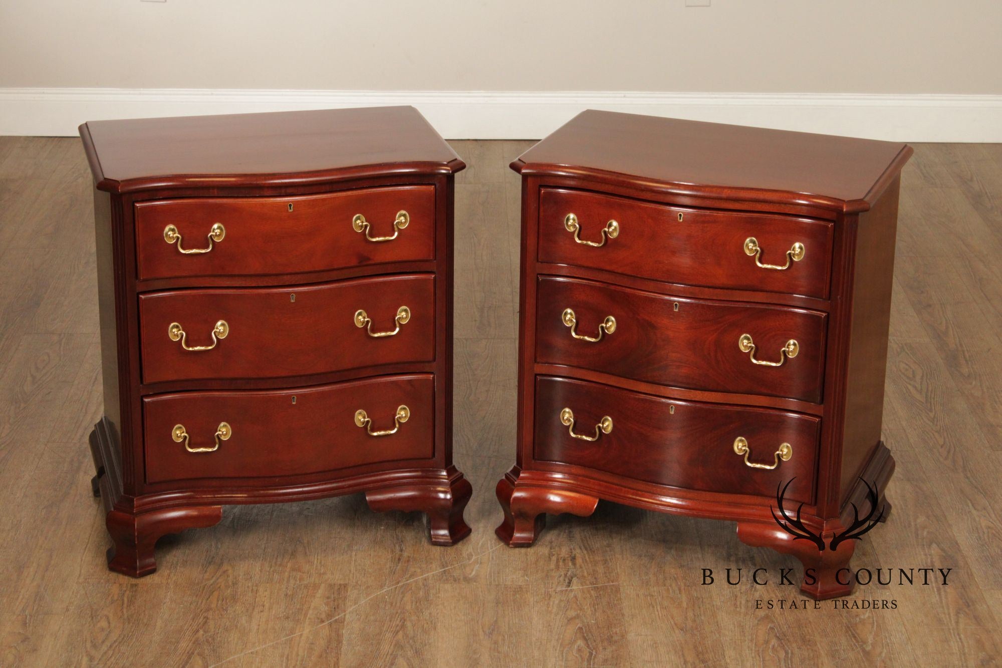 Councill Georgian Style Pair of Mahogany Nightstands
