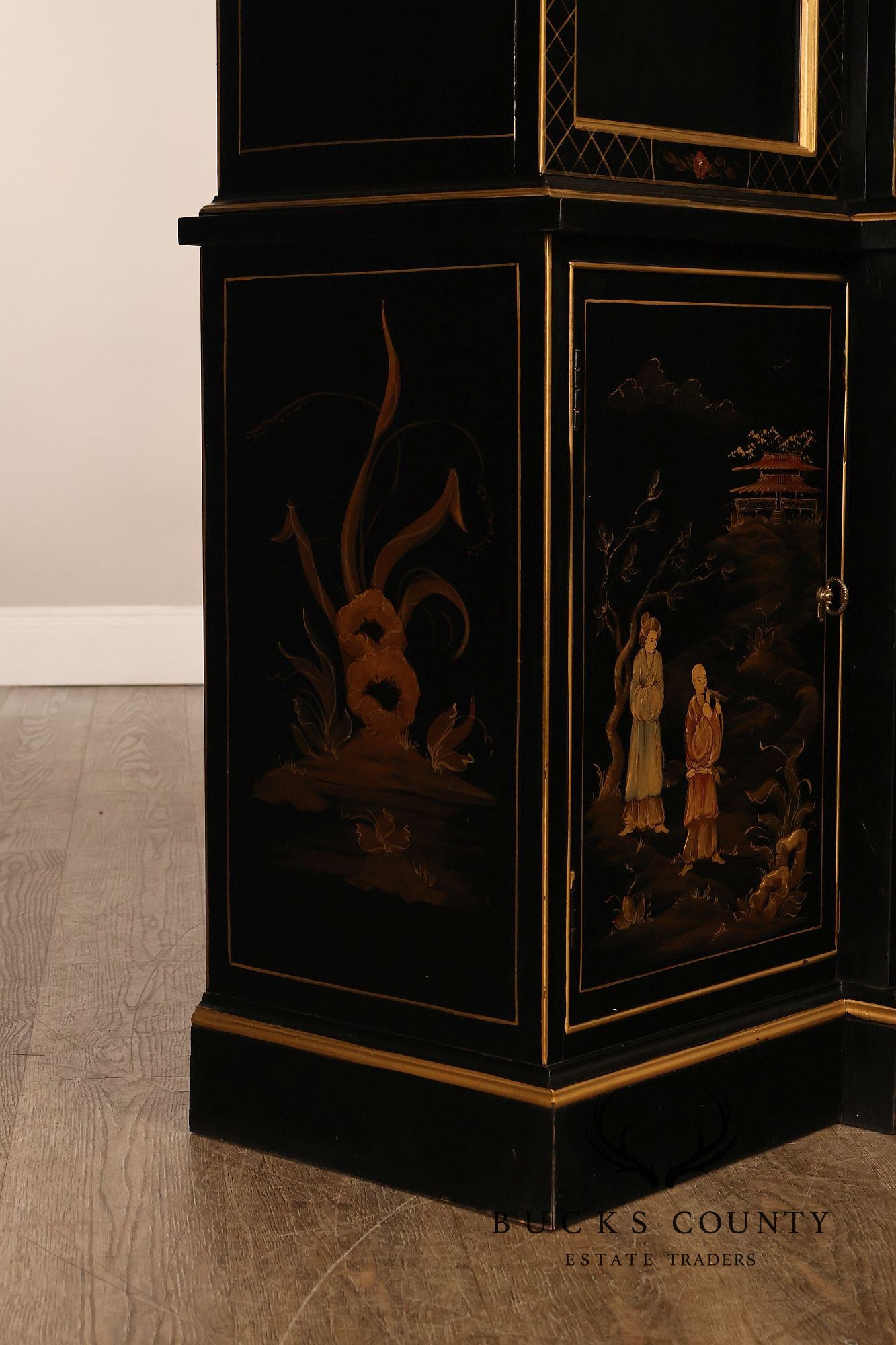 Hickory American Masterpiece Collection Vintage Chinoiserie China Cabinet