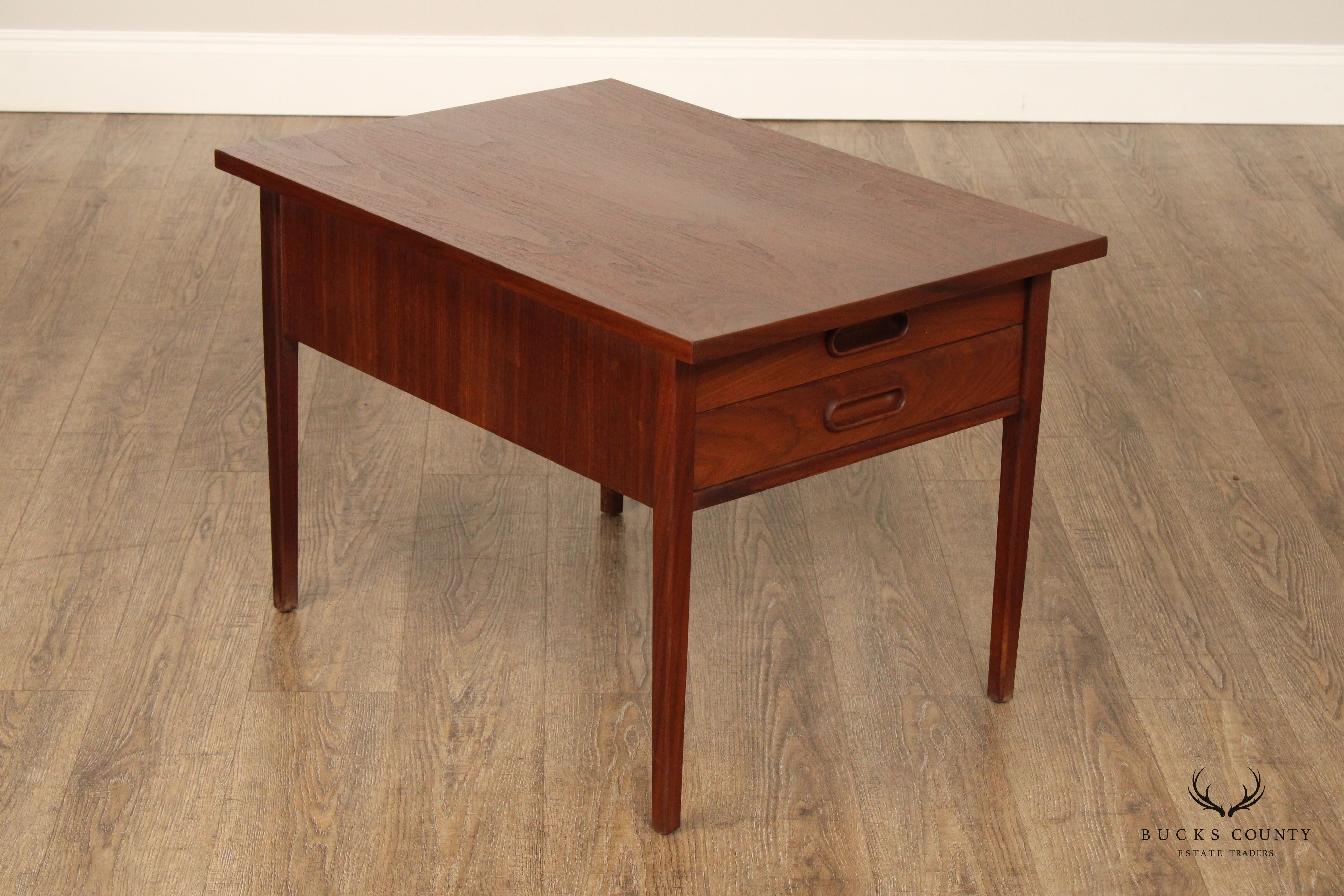 Mid Century Modern Pair of Walnut End Tables