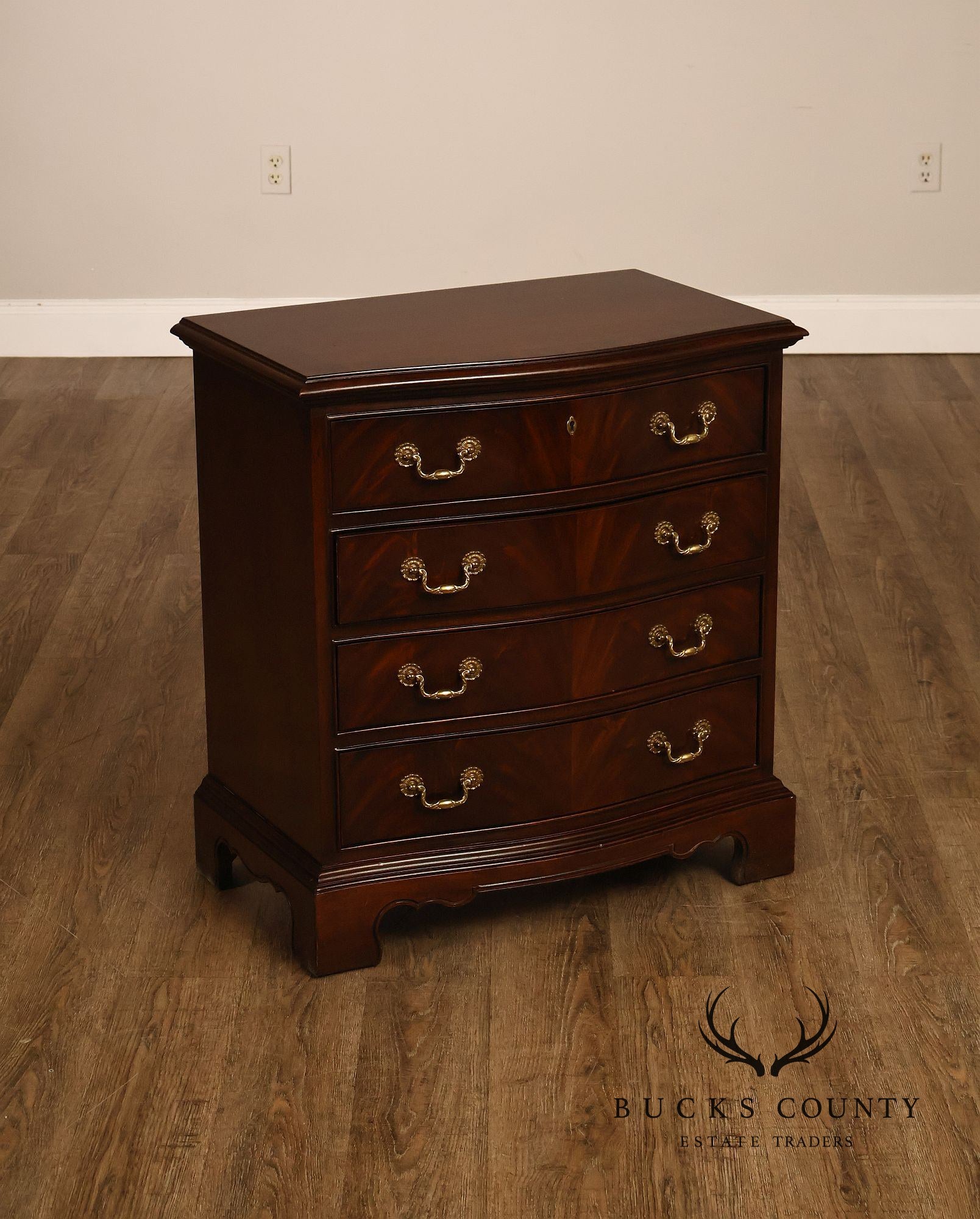 Drexel Heritage Heritage Georgian Style Mahogany Pair Of Chest Nightstands