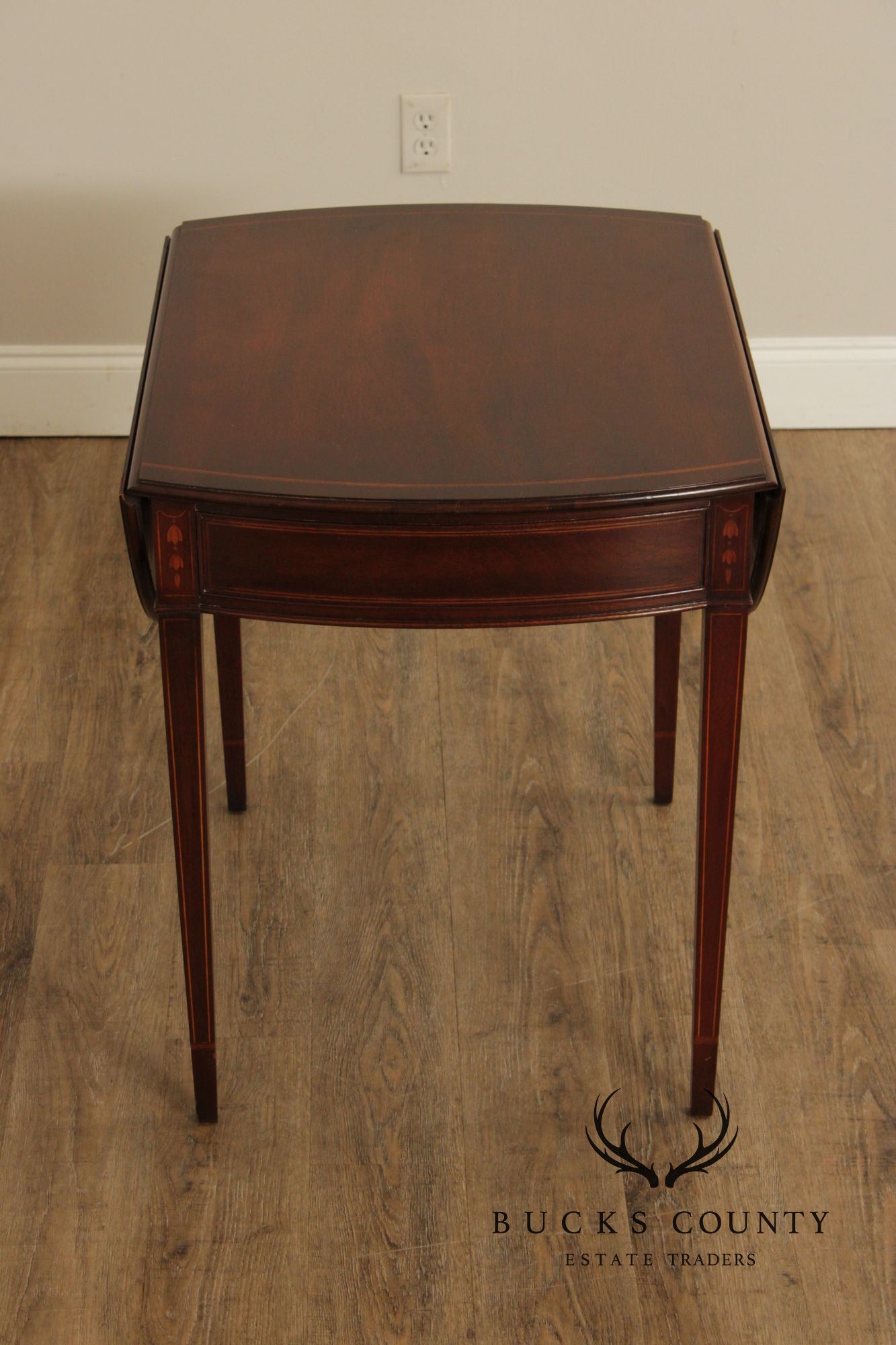 Brandt Federal Style Vintage Pair of Mahogany Pembroke Tables