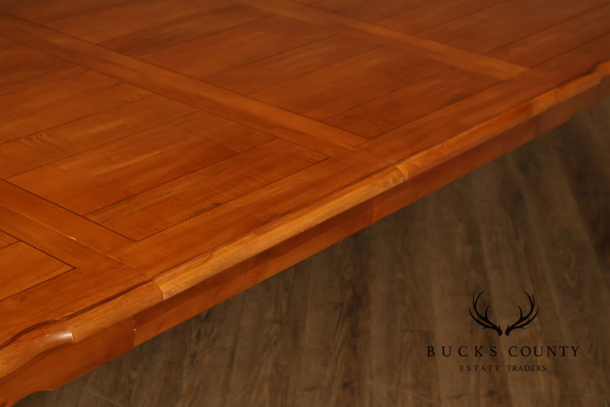 Ethan Allen 'Legacy' French Country Style Expandable Dining Table