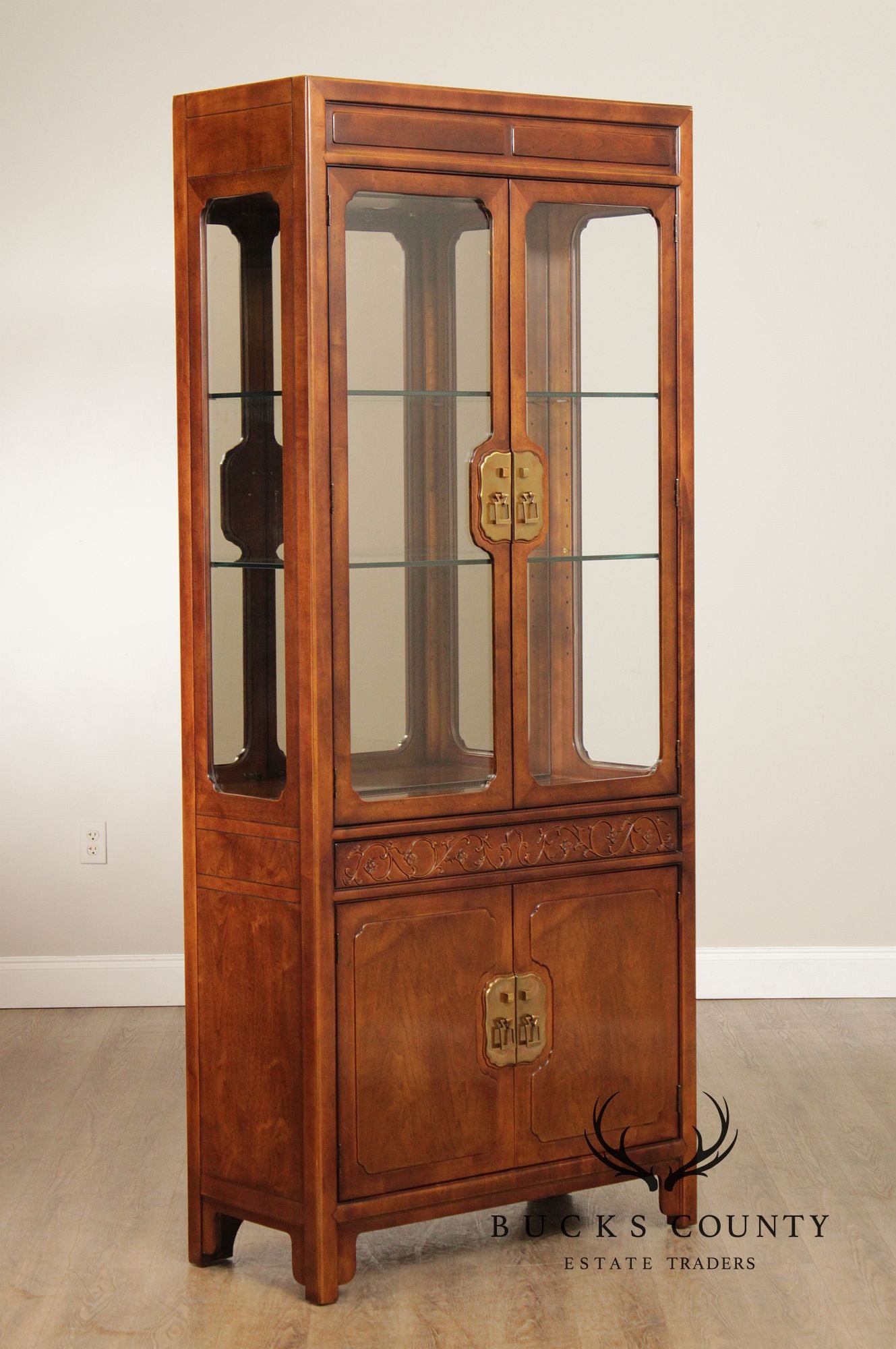Henredon 'Folio 16' Asian Inspired Display Cabinet