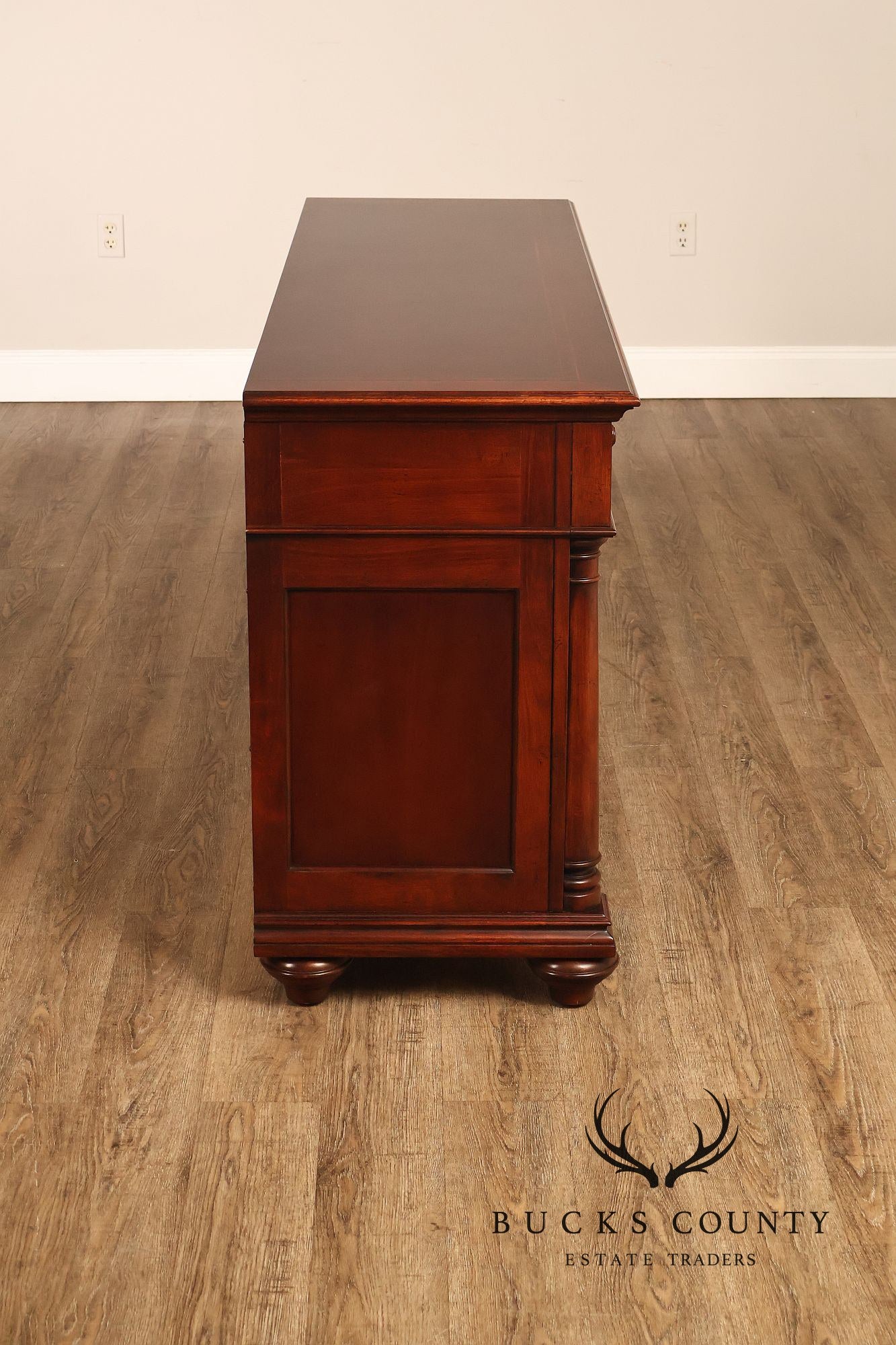 Thomasville Fredericksburg Transitional Style Entertainment Console Cabinet