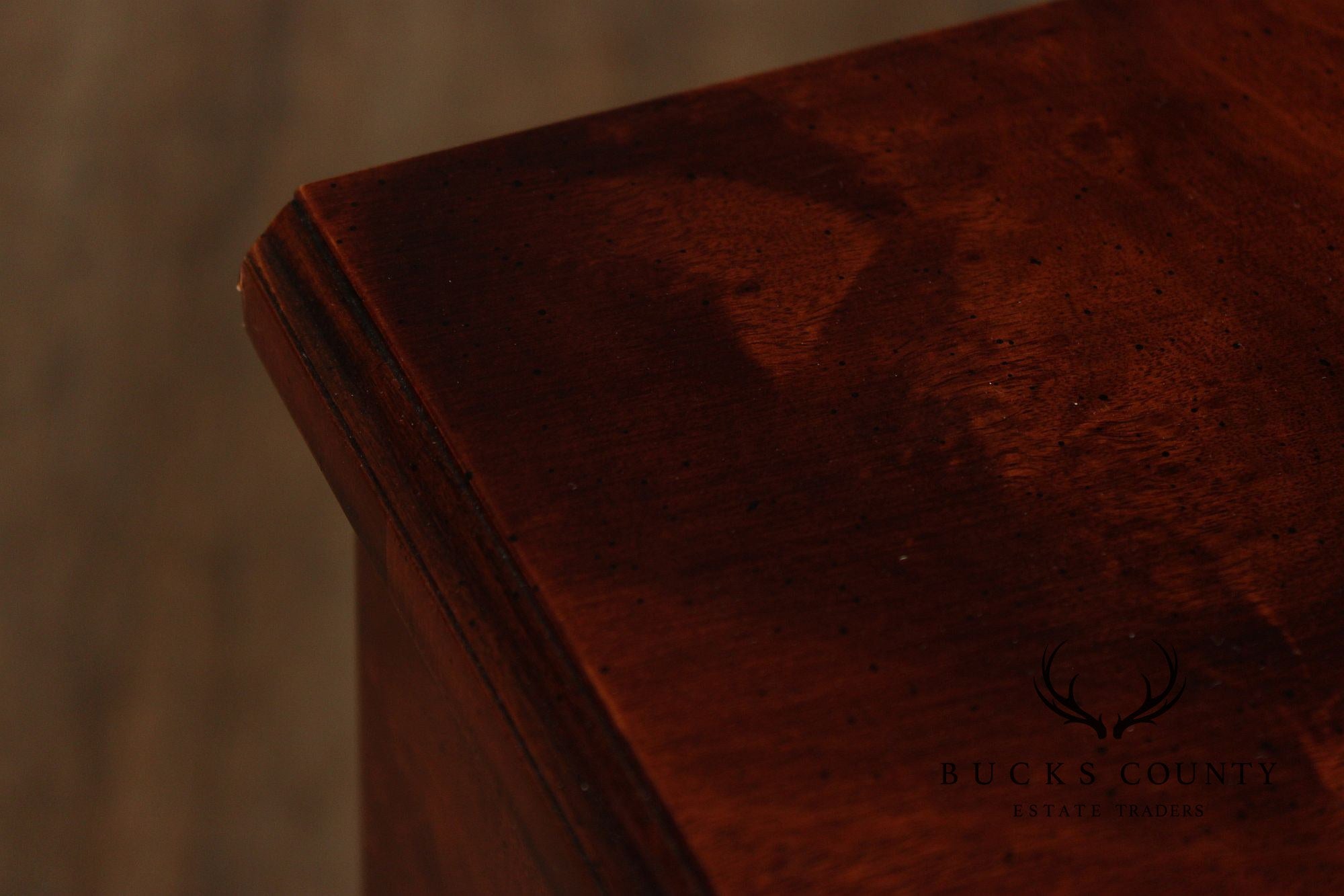 Henredon Aston Court Pair Of Mahogany Nightstands