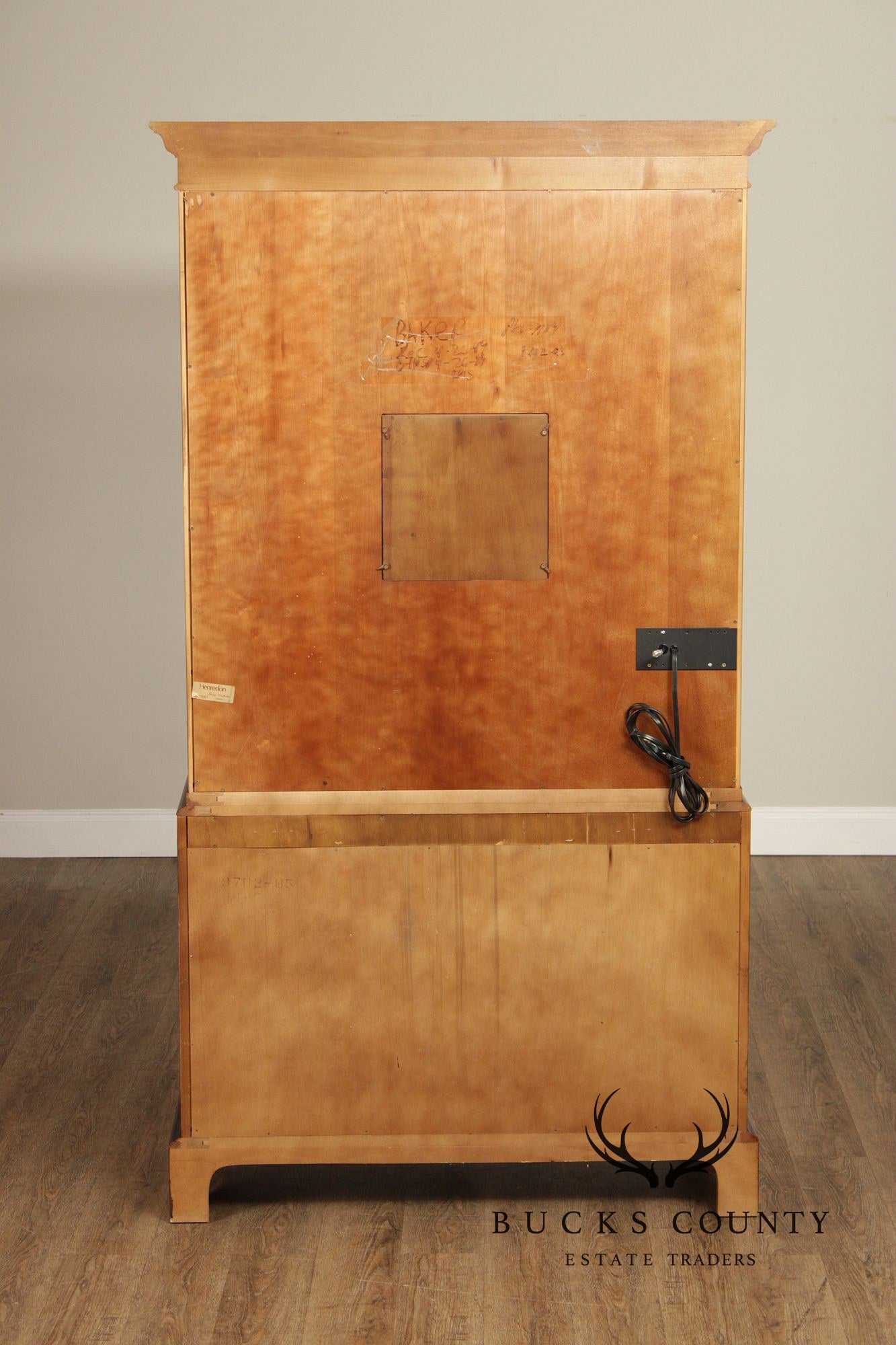 Henredon Aston Court Collection Mahogany Chippendale Bedroom Armoire Cabinet