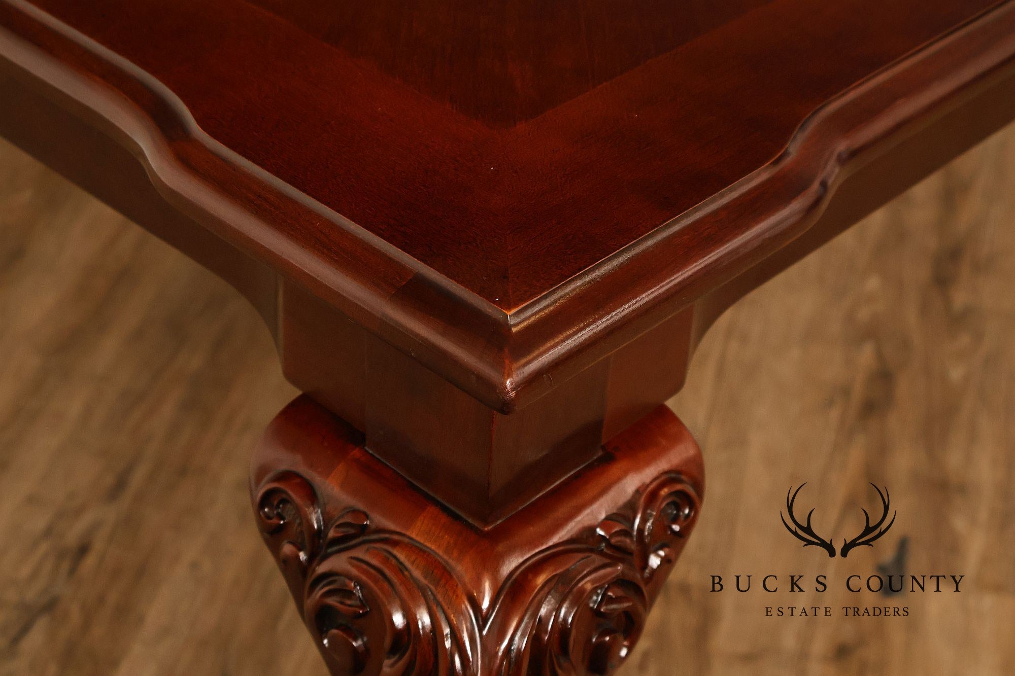 Thomasville Queen Anne Style Cherry Diamond Marquetry Extension Dining Table