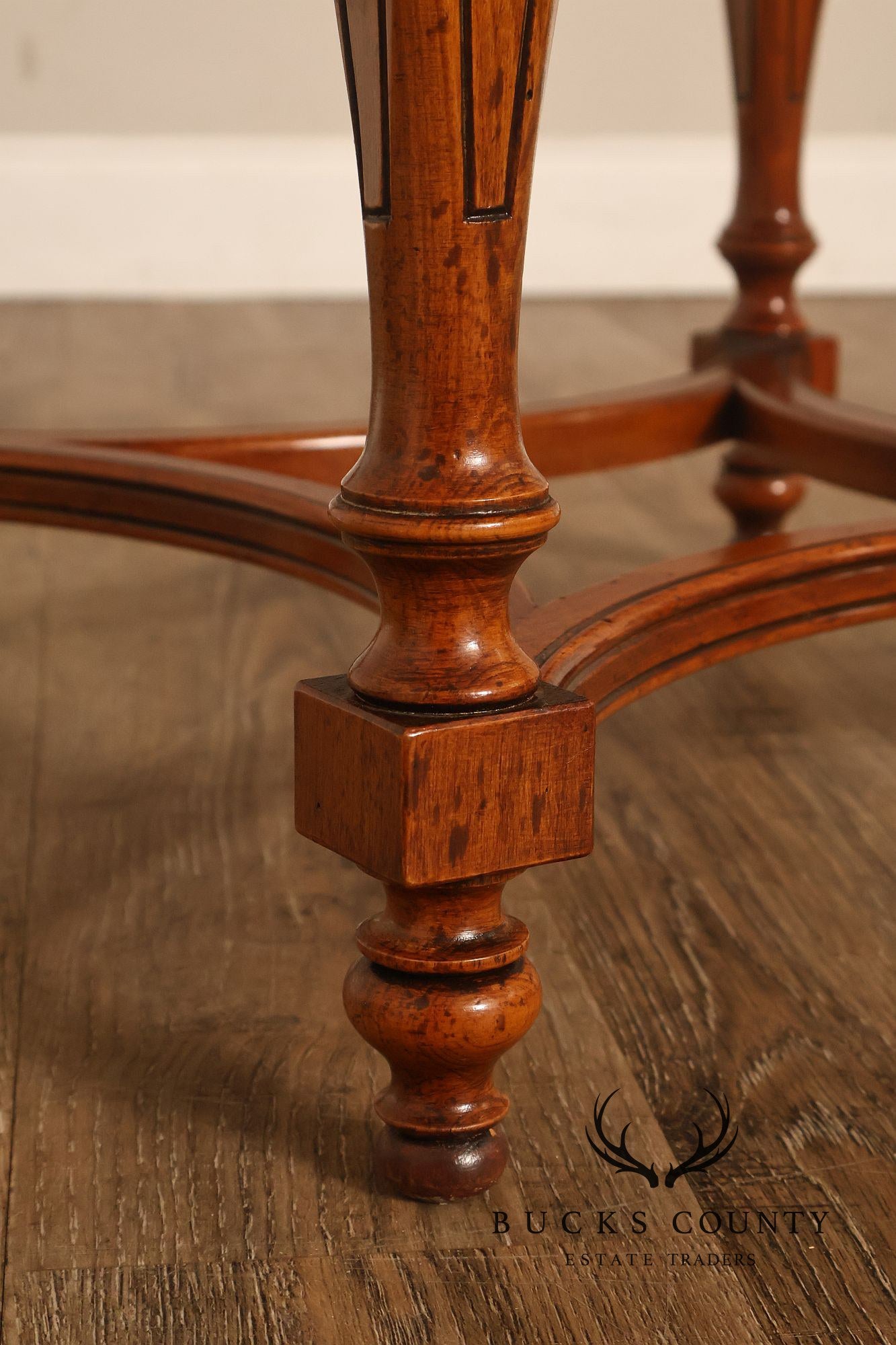 Koypthe Continental Style Walnut And Burl Walnut Inlaid Accent Table