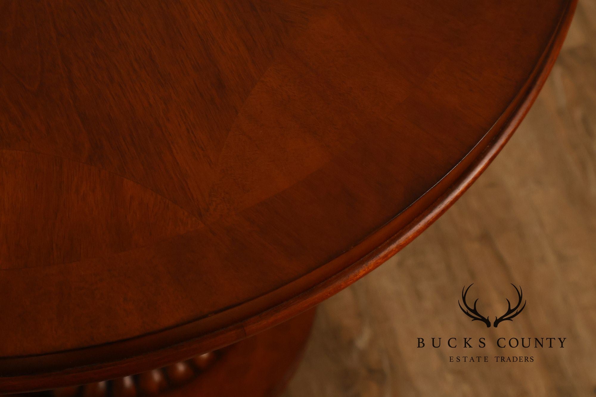 Ethan Allen Round Pineapple Pedestal Side Table