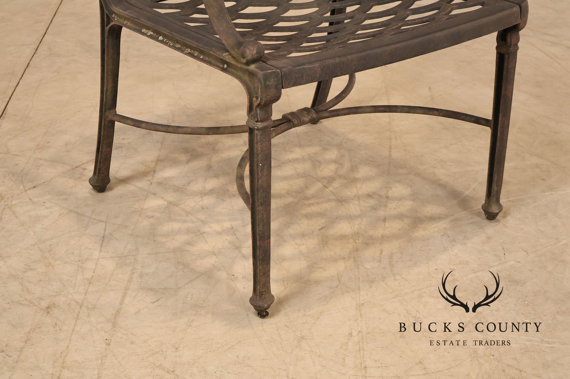 Hanamint Outdoor Round Cast Aluminum Dining Table and Chair Set