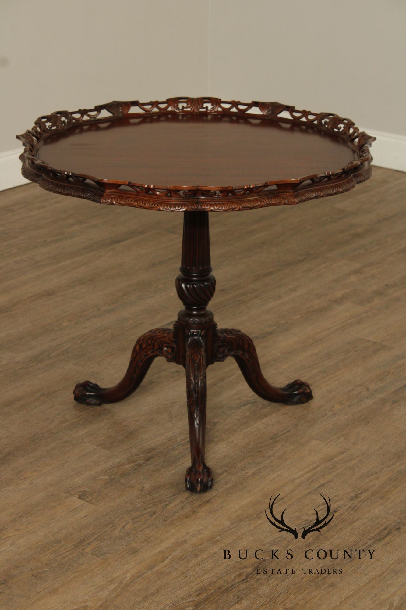 Schmieg and Kotzian Georgian Style Mahogany Pie Crust Table