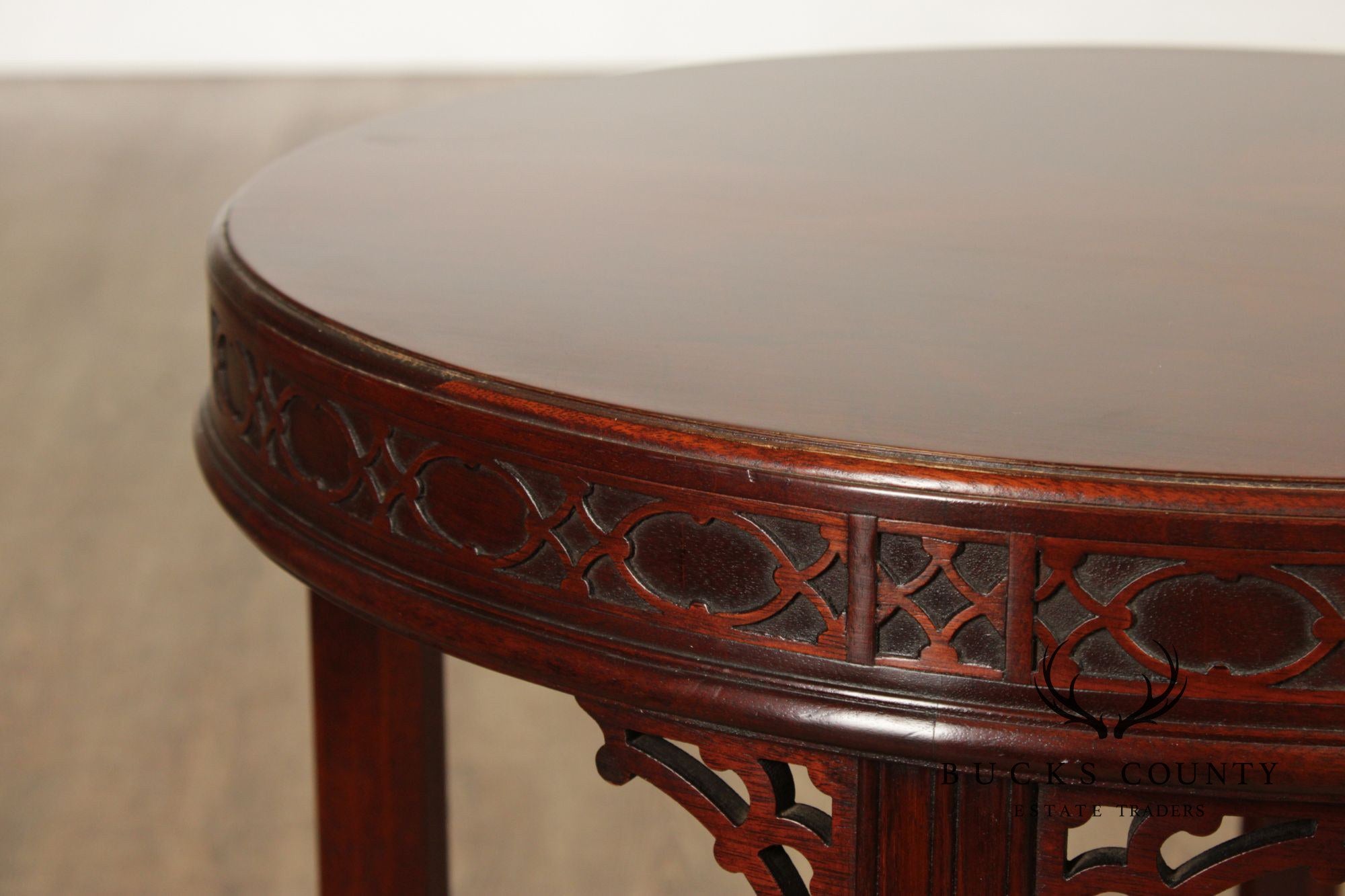 Colony Furniture Chippendale Style Round Mahogany Side Table