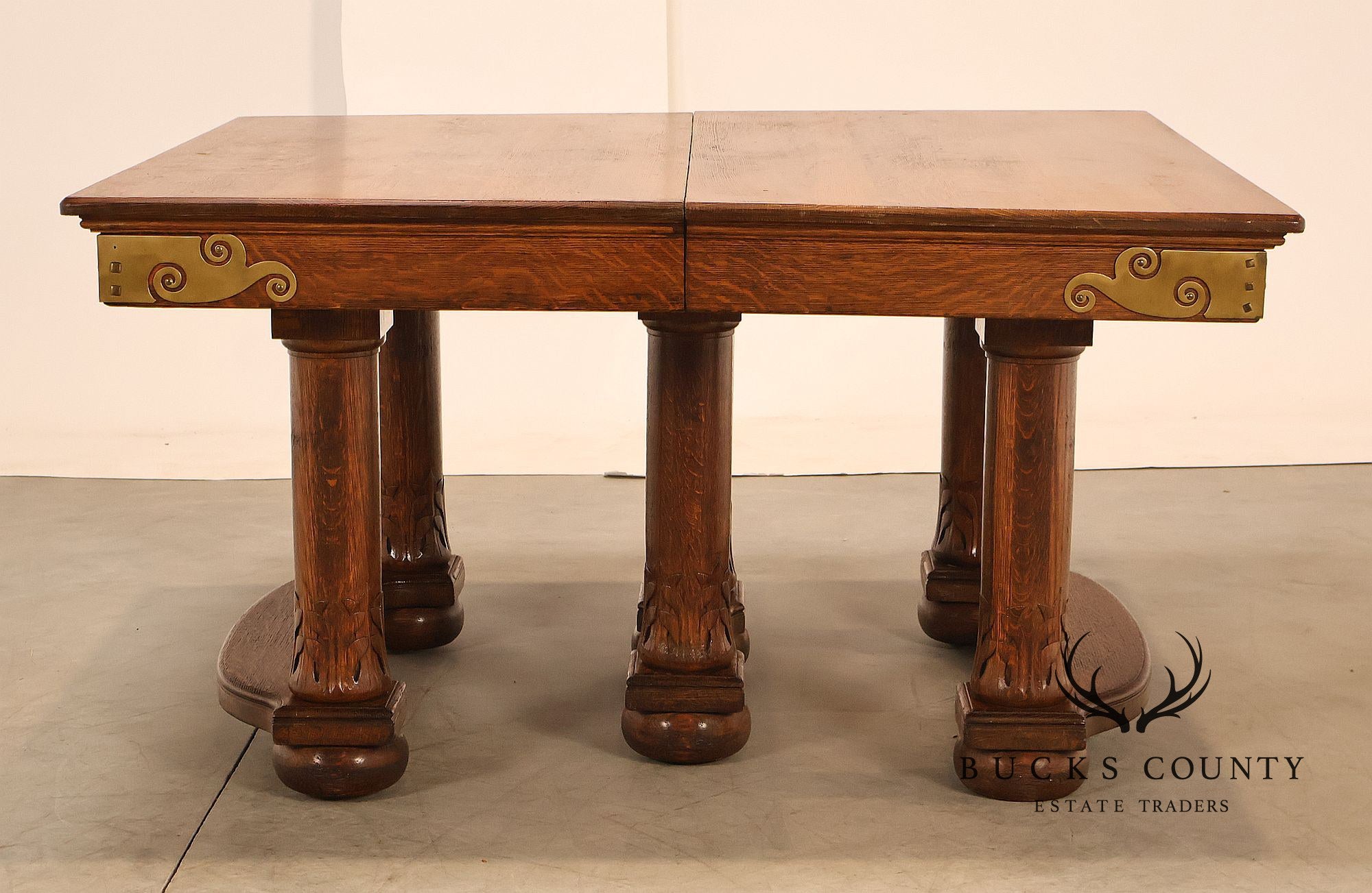 Antique Victorian Oak Expandable Dining Table