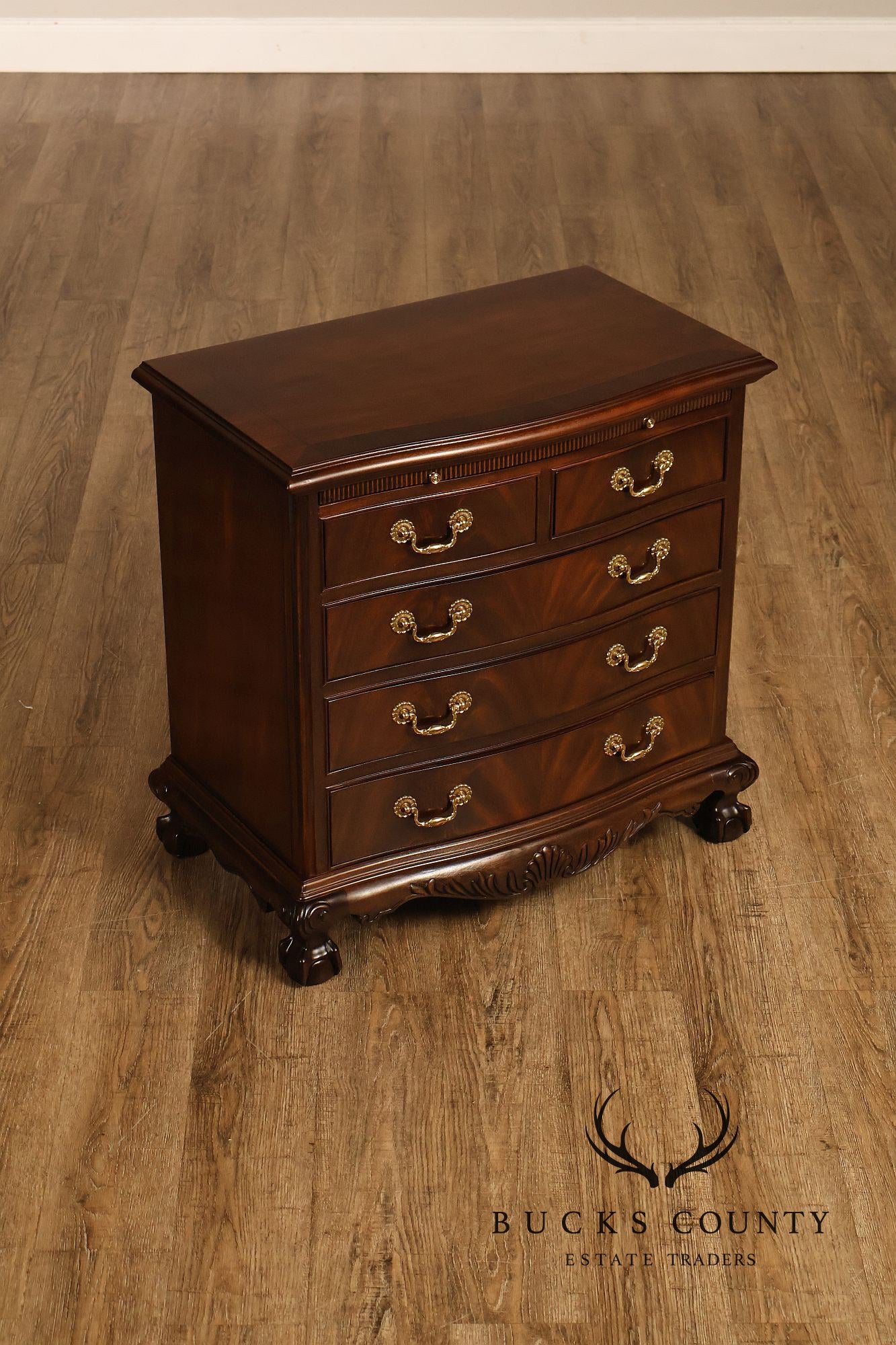 Drexel Heritage Heirlooms Collection Pair of Mahogany Bedside Chests Nightstands