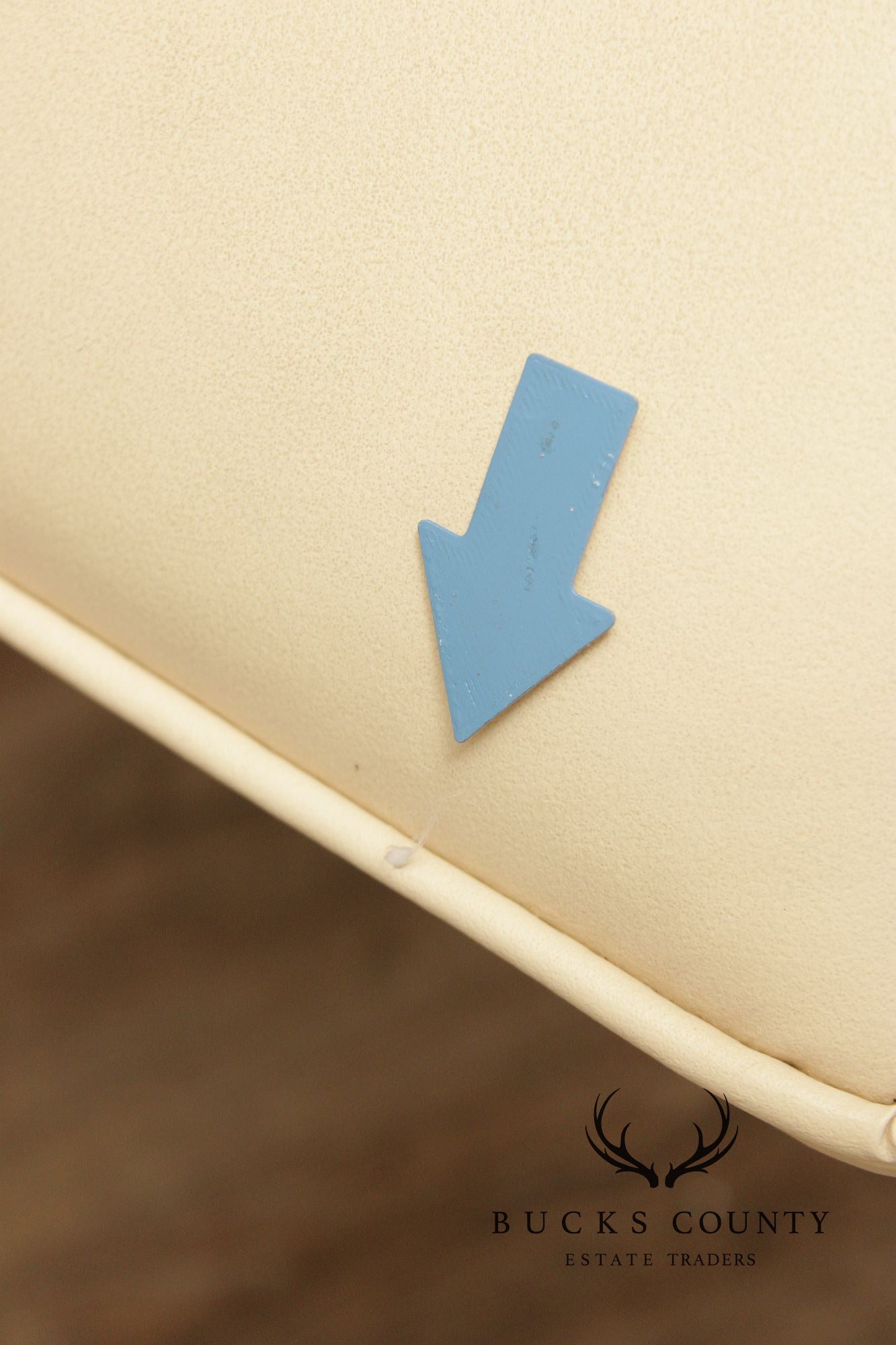 Pulaski Furniture Brass Top Lion Head Bar With Two Stools