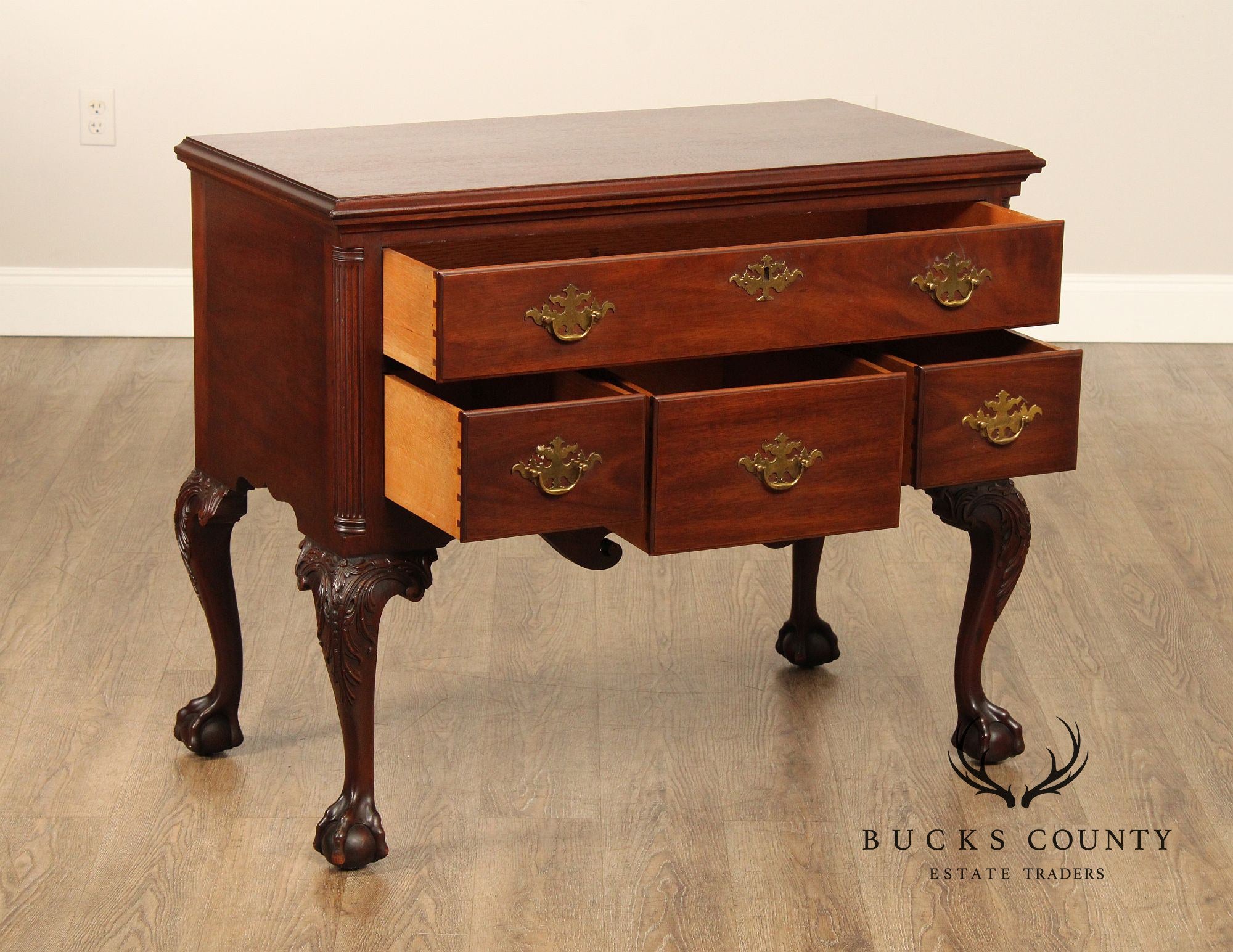 Kittinger Colonial Williamsburg Mahogany Chippendale Style Lowboy